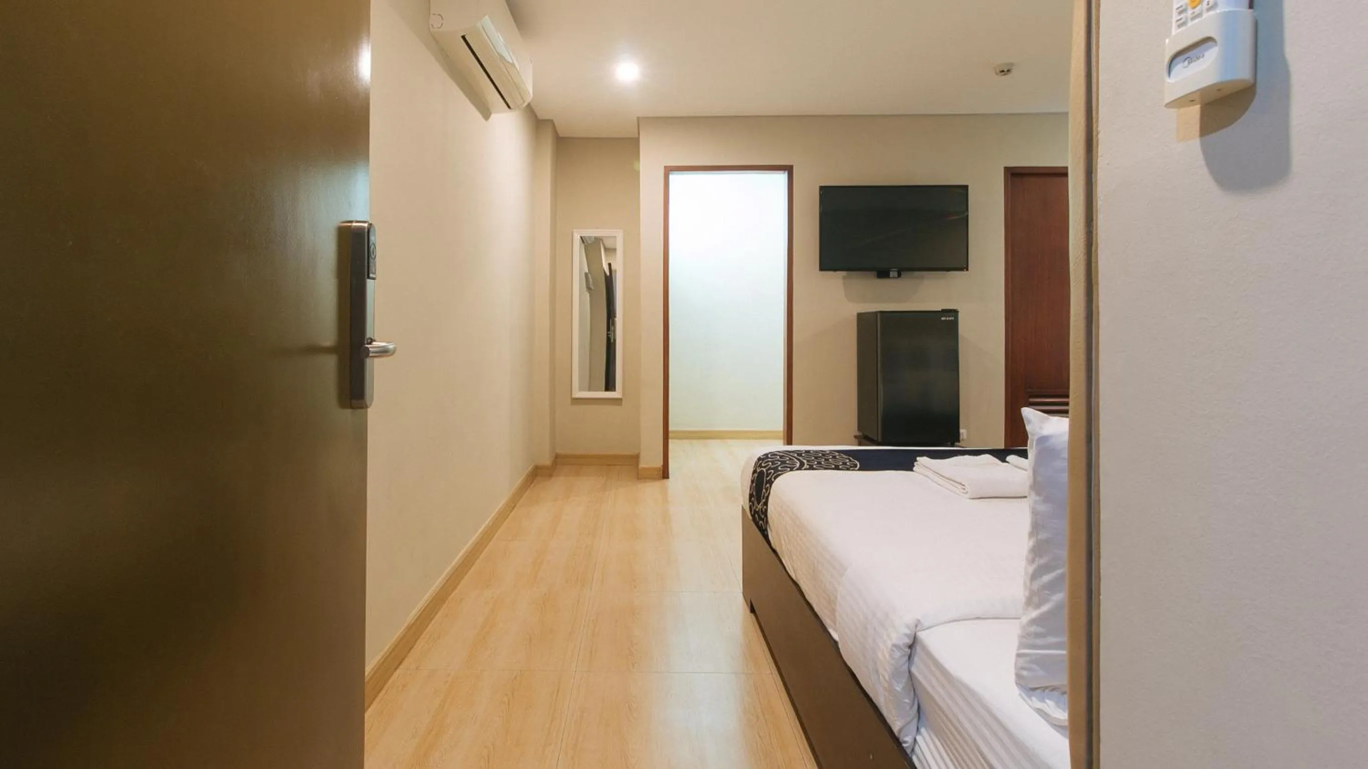 Bedroom, Bed in Asrodel Hotel RedPartner