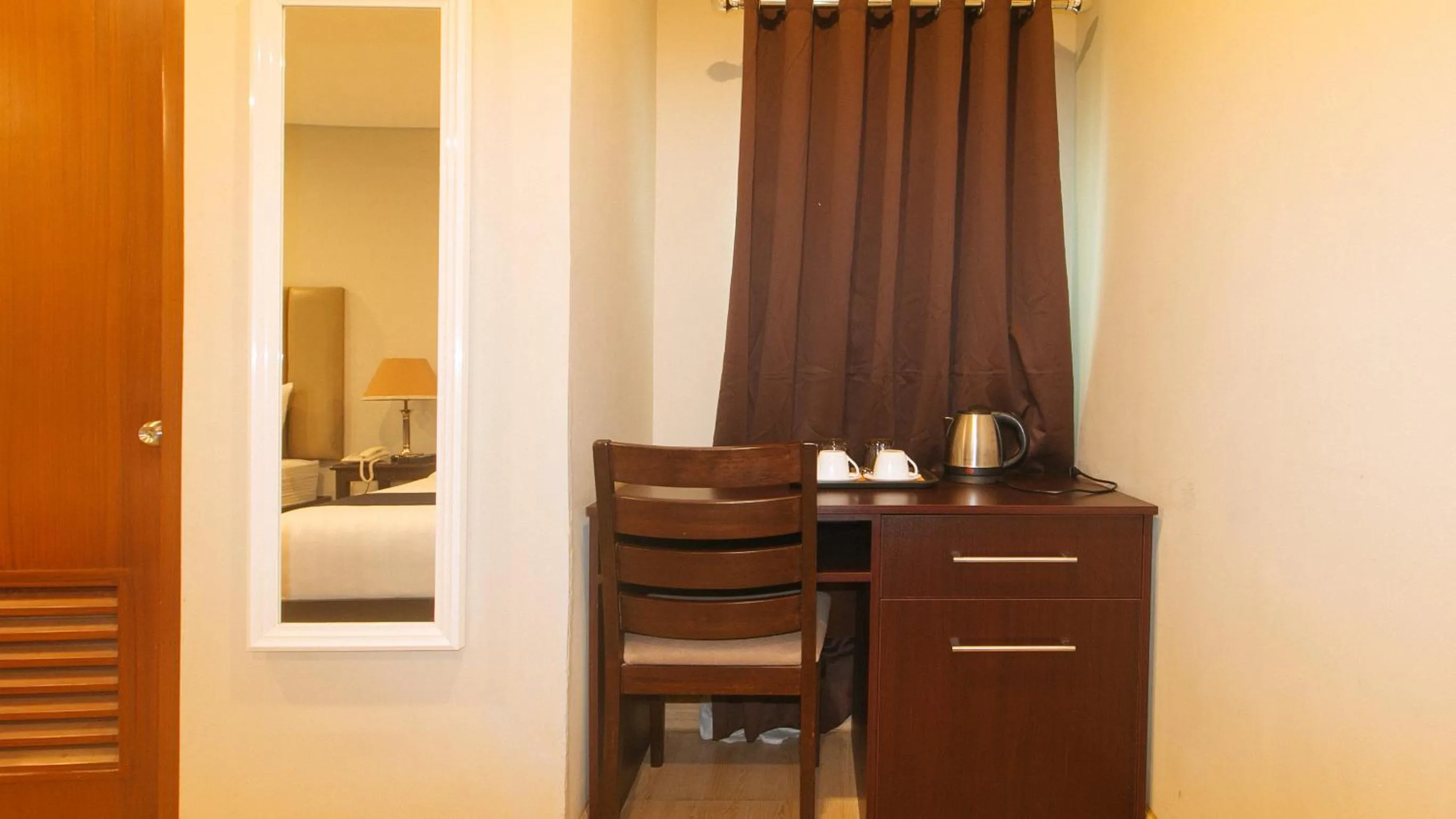 Seating area in Asrodel Hotel RedPartner