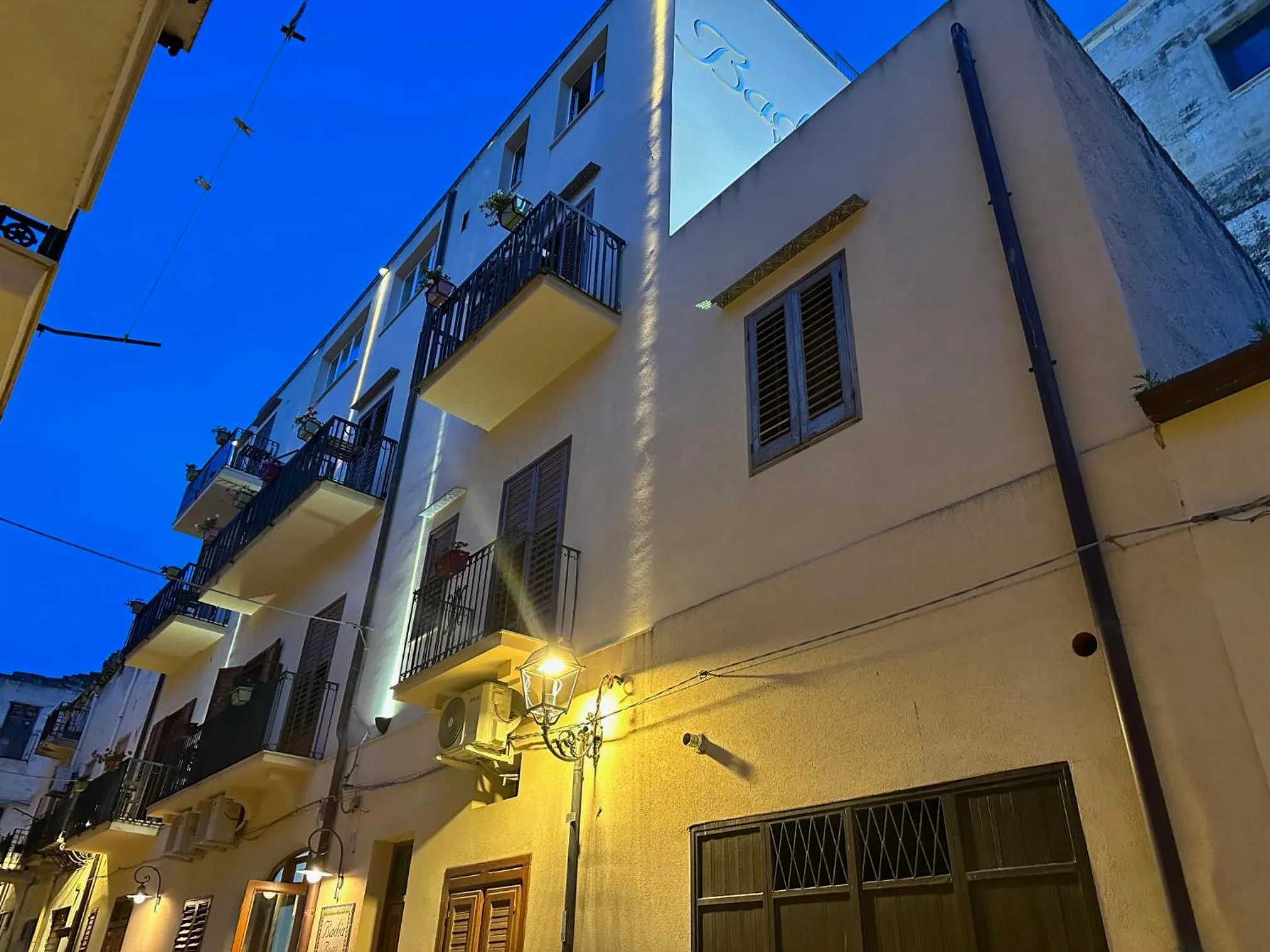 Property building in Badia Rooms & Breakfast