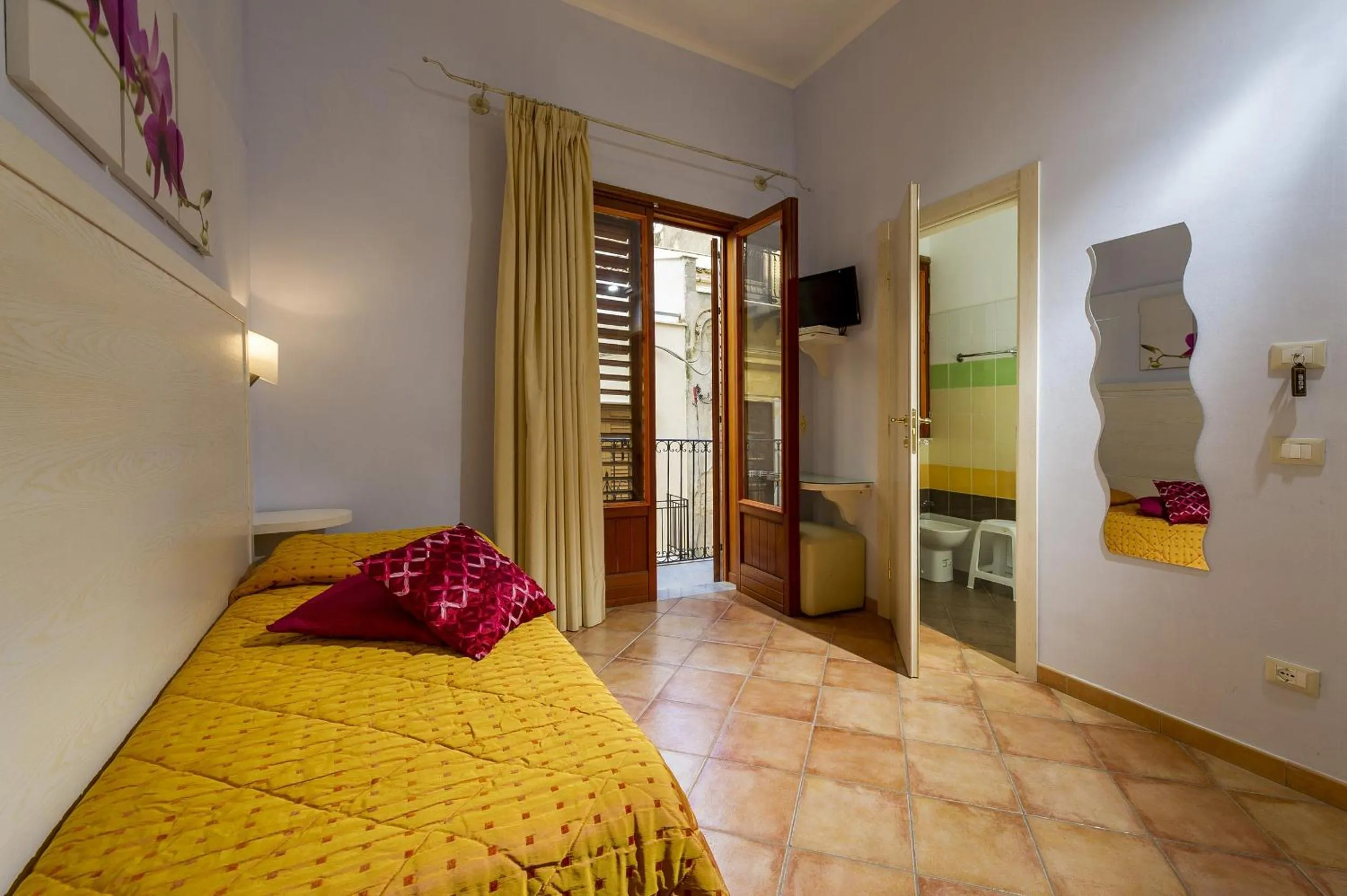 Bedroom, Bed in Badia Rooms & Breakfast