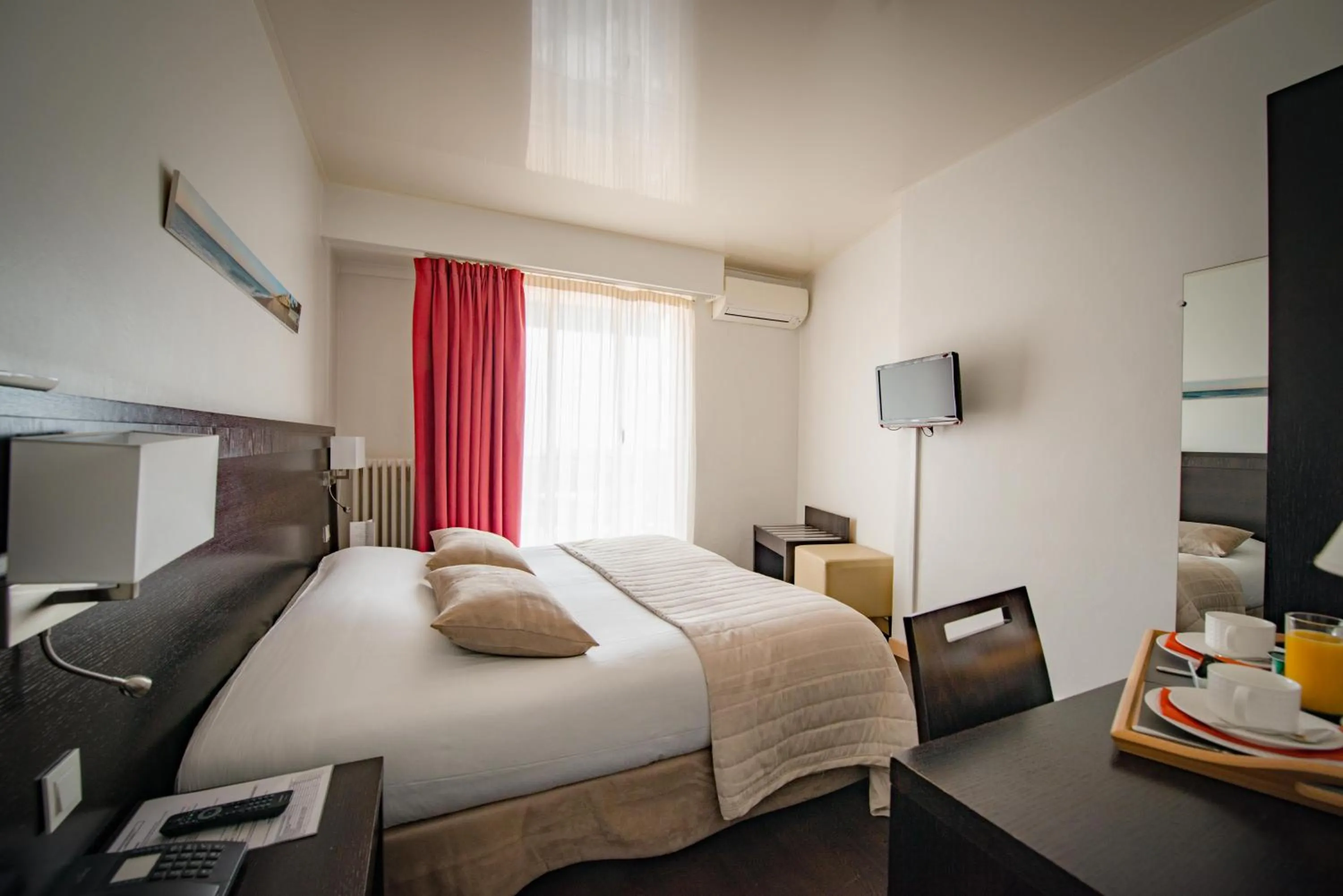 Decorative detail, Bed in Hôtel Comté de Nice