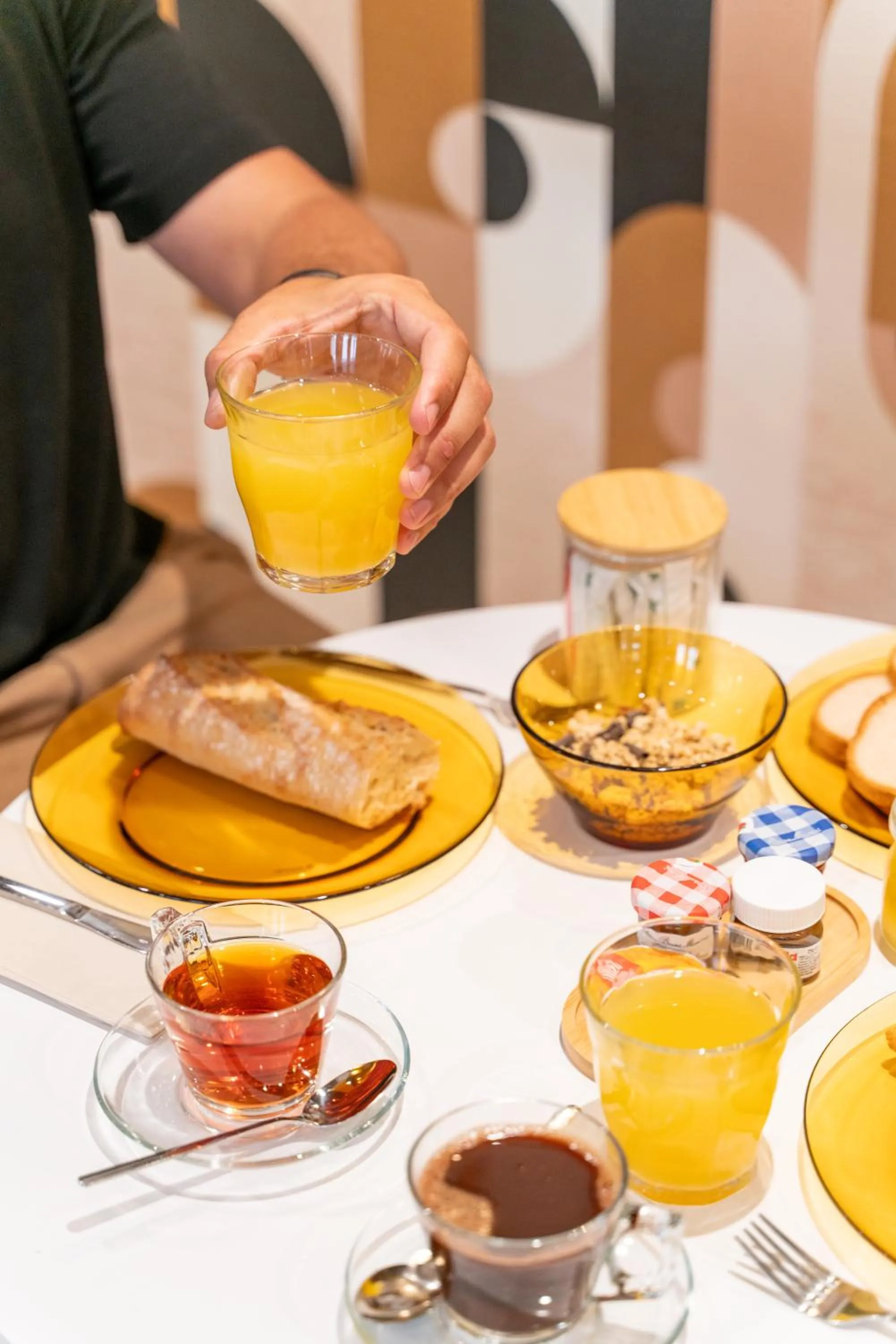 Continental breakfast in Hôtel Comté de Nice