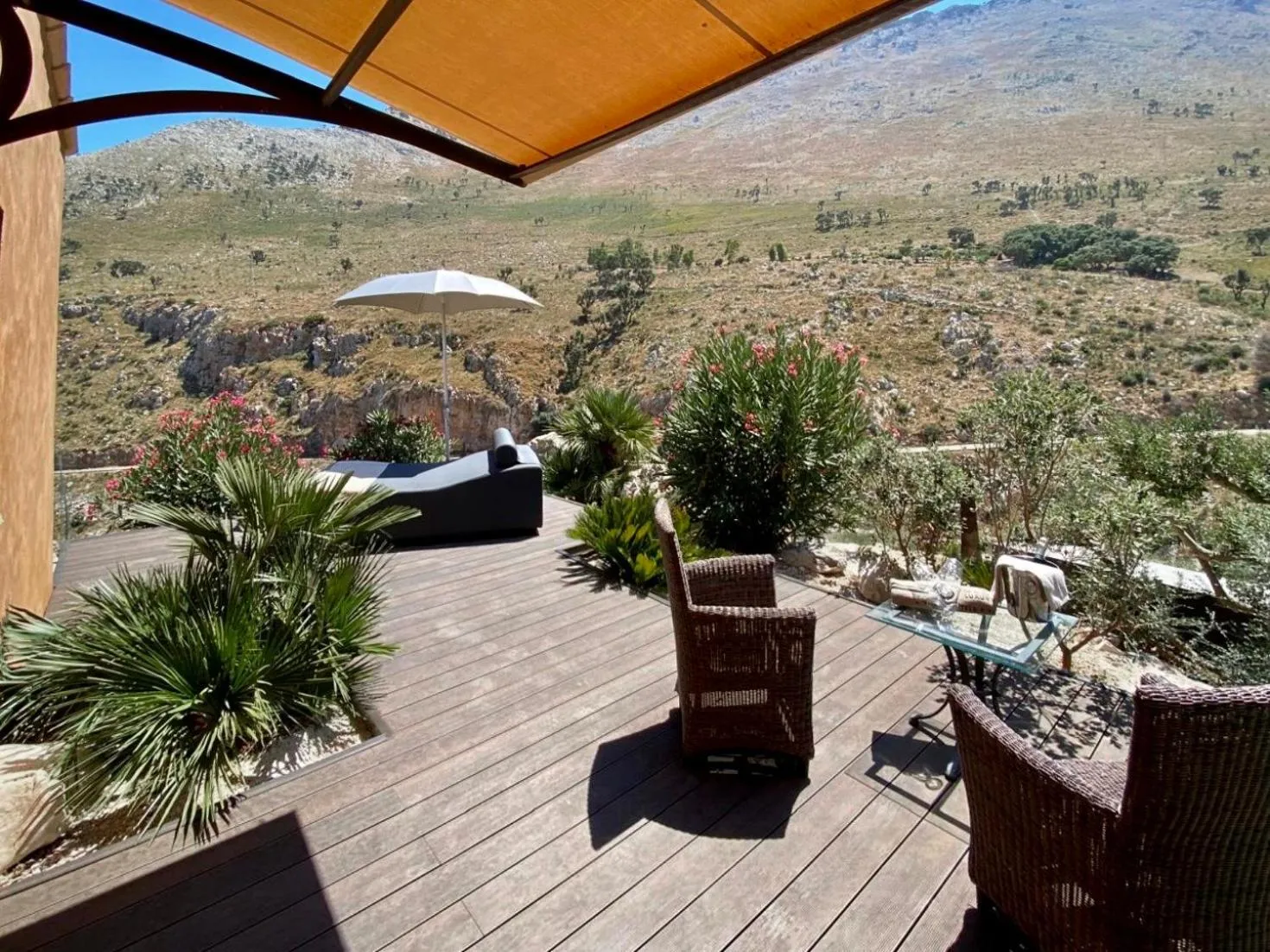 Garden in Baglio La Porta by Geocharme