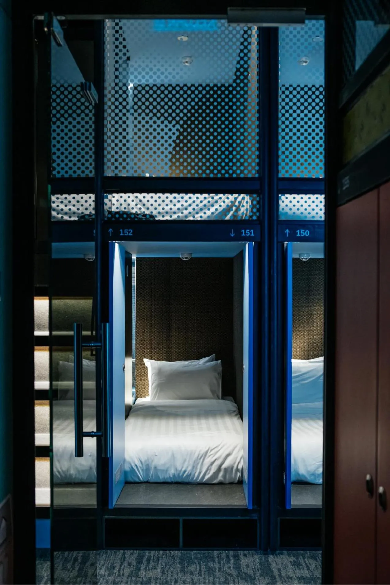 Bed in CapsuleTransit Airside KLIA T2 - Airport Hotel - International Departure near to Transit Hall, Gate Q