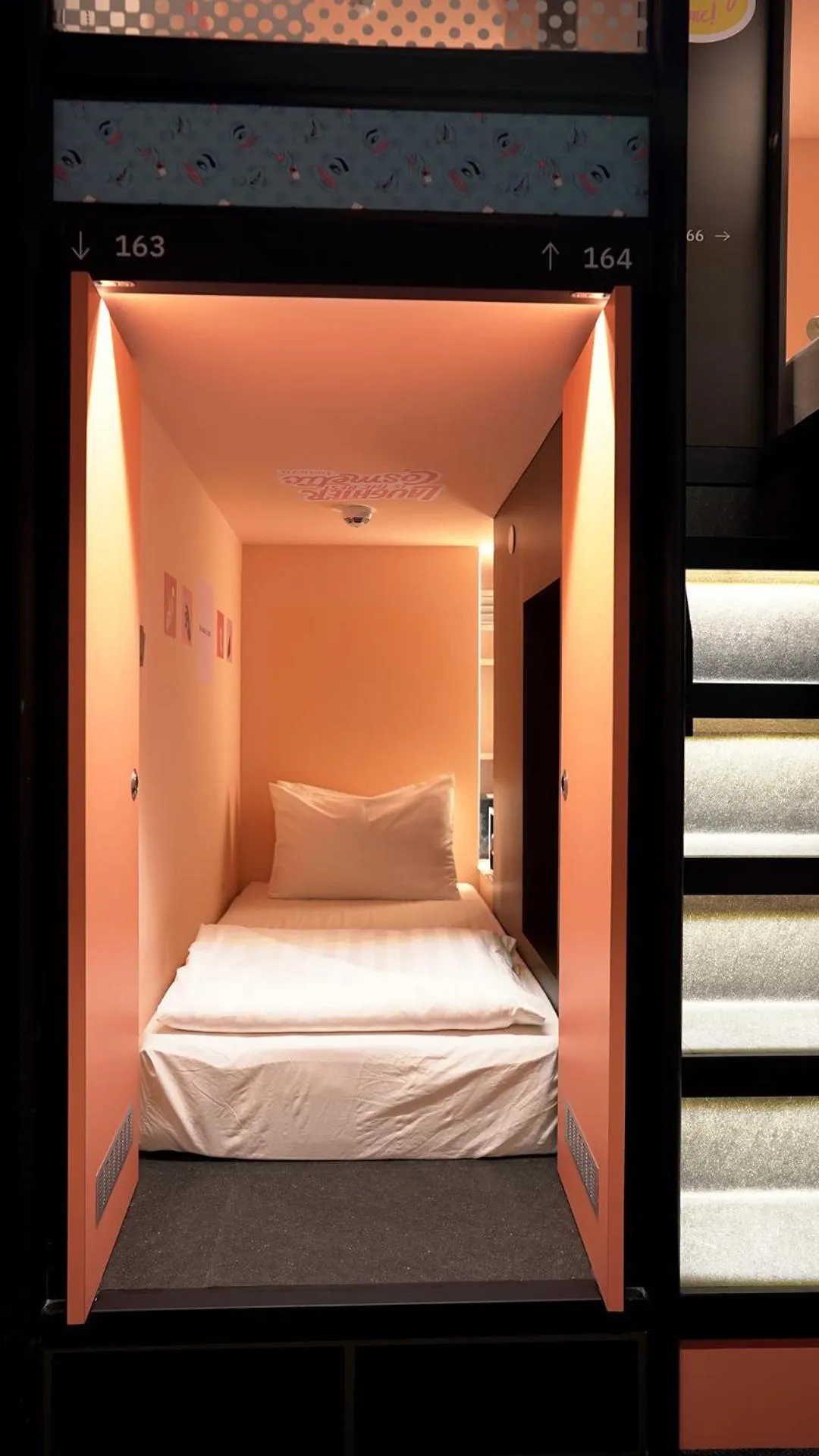 Bed in CapsuleTransit Airside KLIA T2 - Airport Hotel - International Departure near to Transit Hall, Gate Q