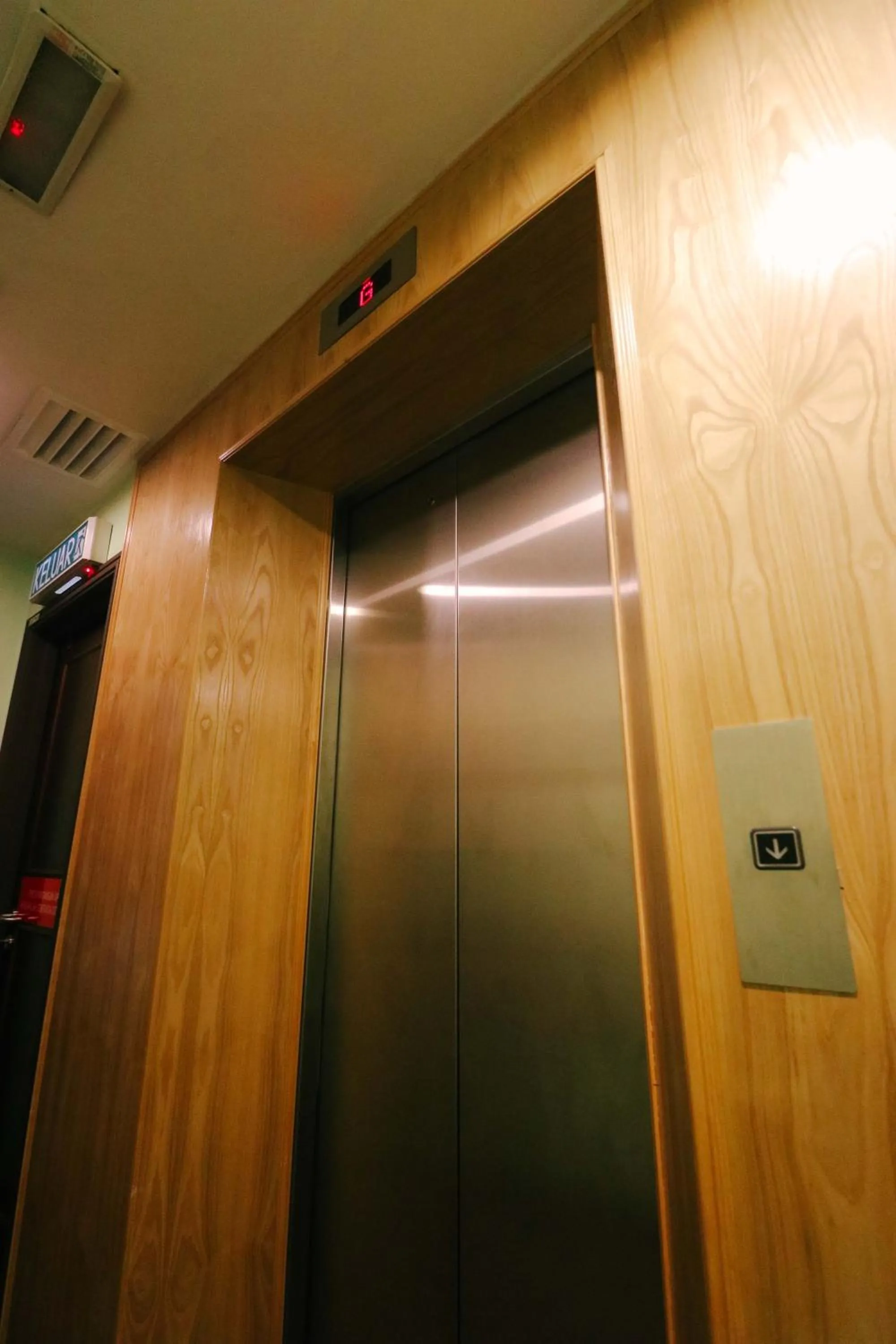 elevator in Hotel Rose Crest Hill, Cameron Highlands