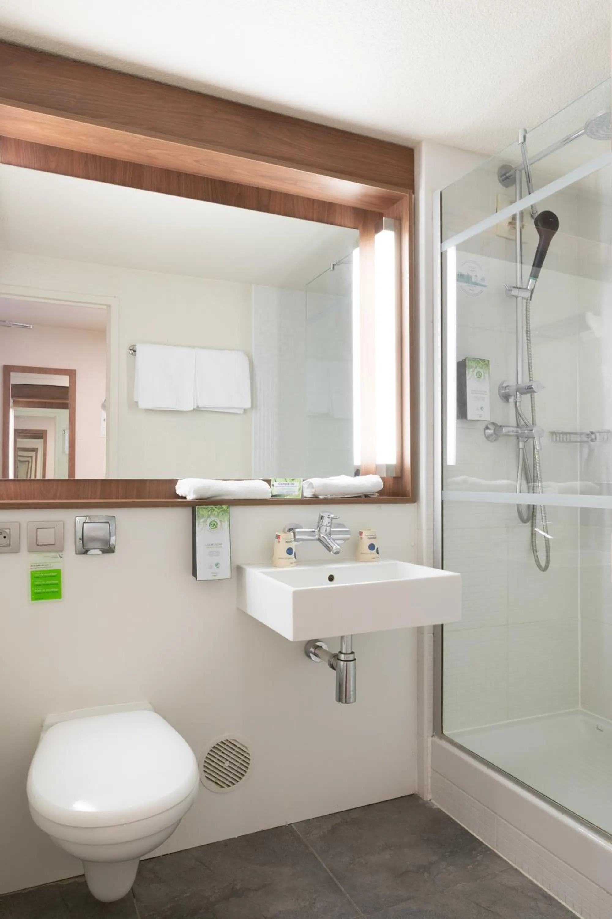 Bathroom in Campanile Créteil - Bonneuil Sur Marne