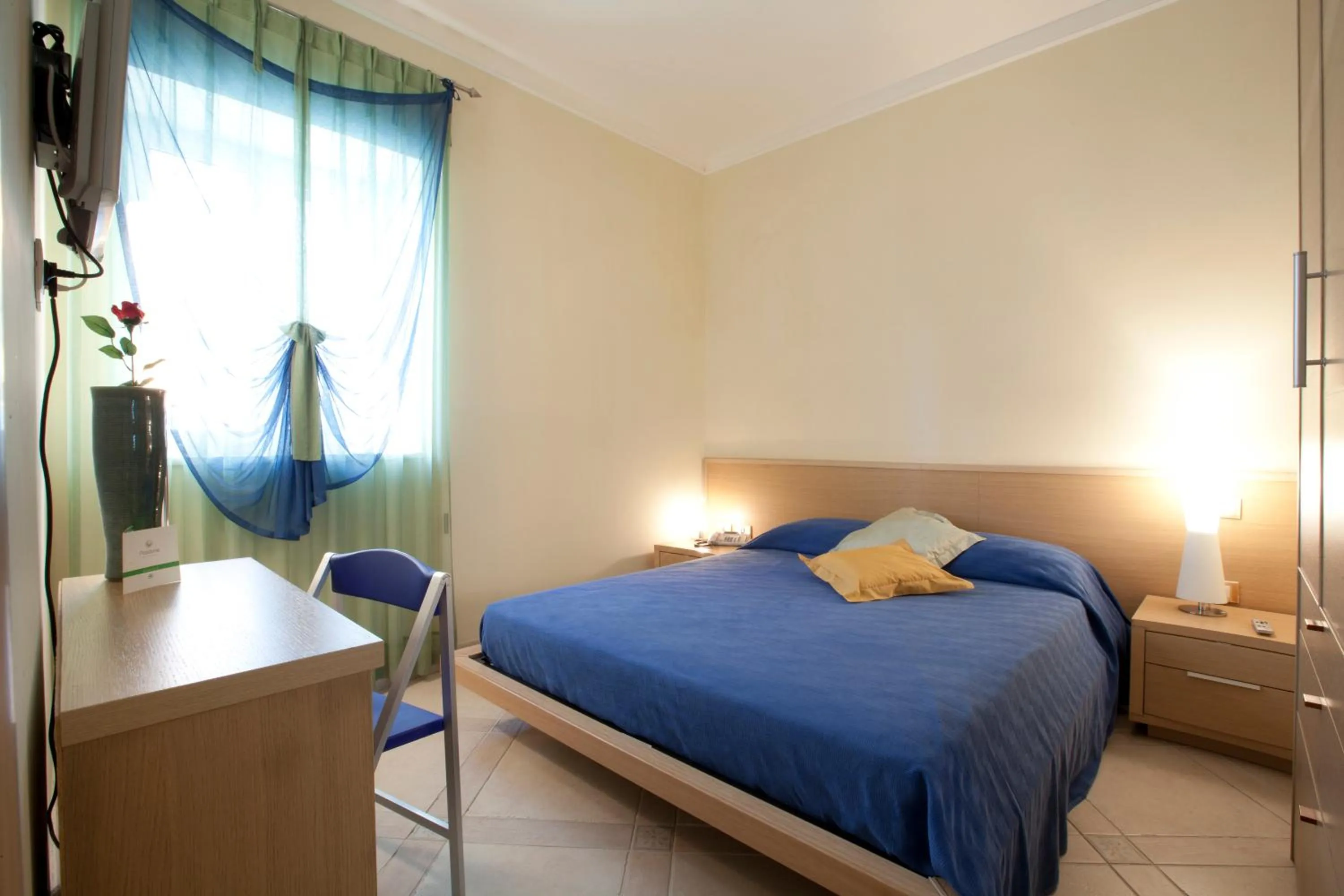 Bed in Posidonia Residence