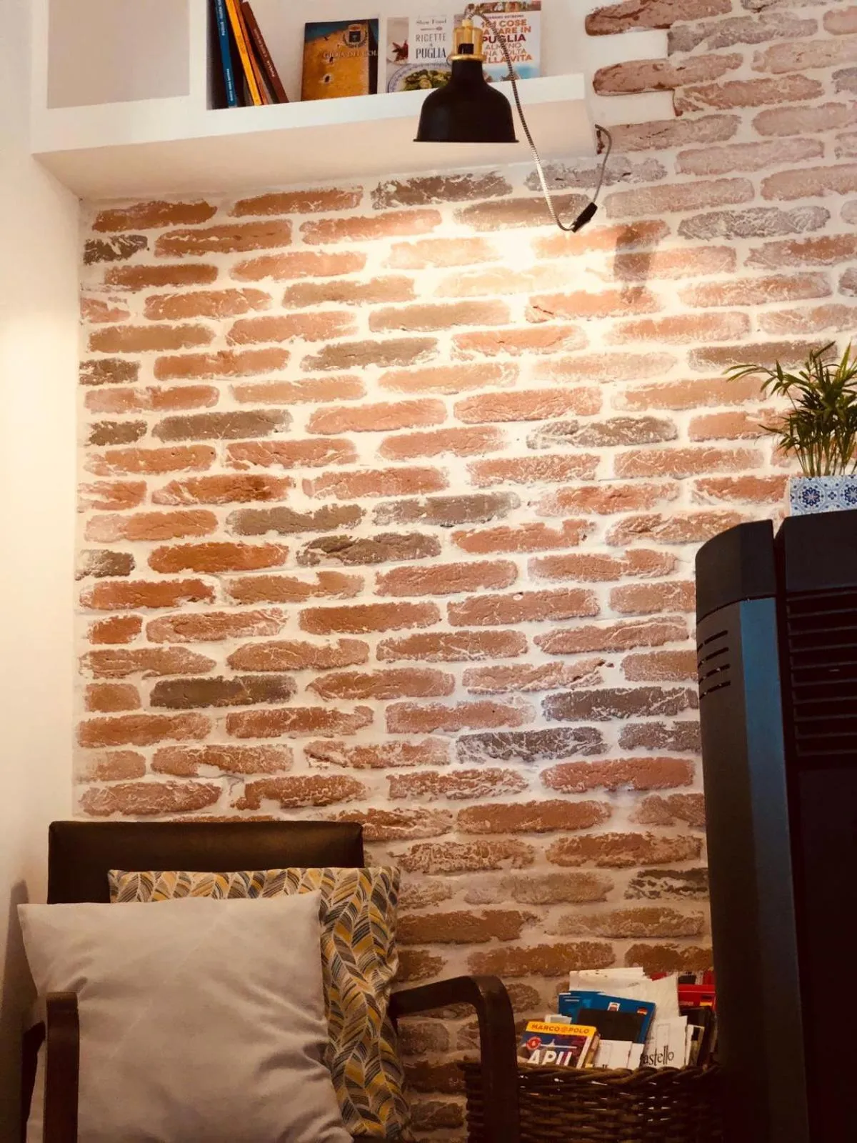 Decorative detail in B&B Mandorla Amara