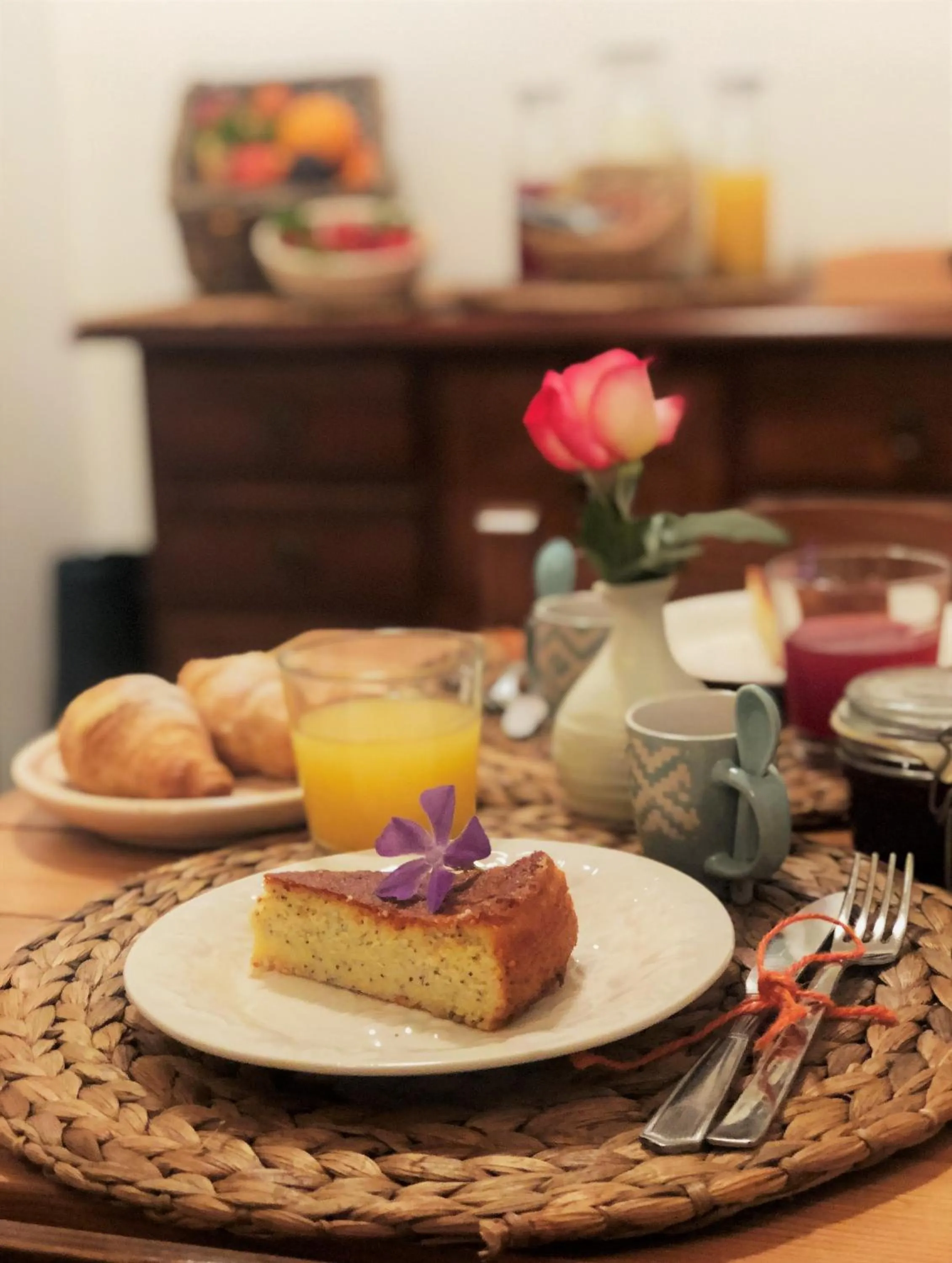 Food and drinks in B&B Mandorla Amara