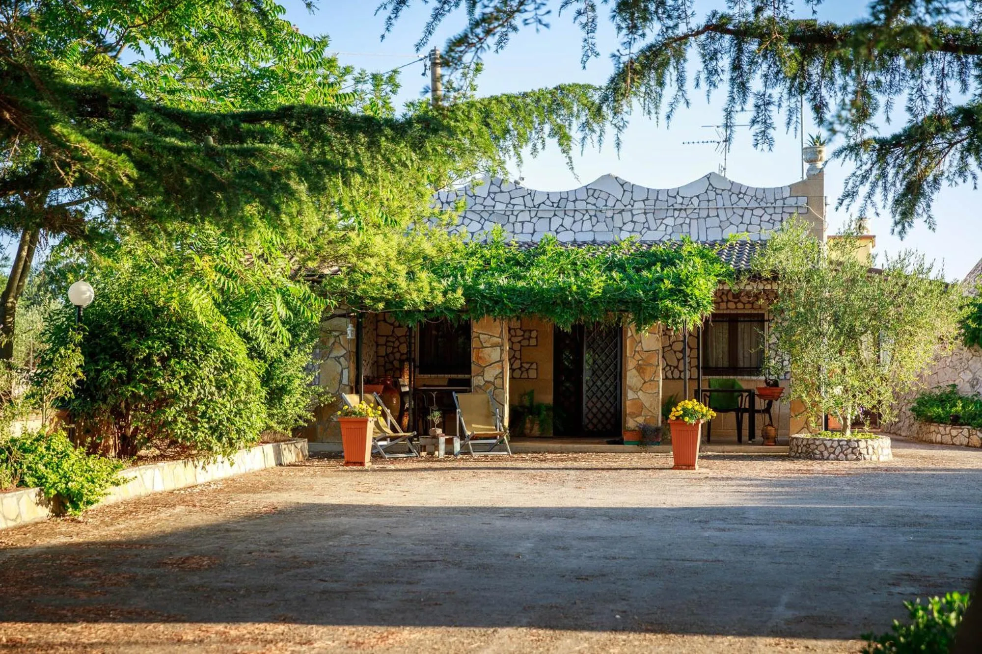 Facade/entrance in B&B Mandorla Amara