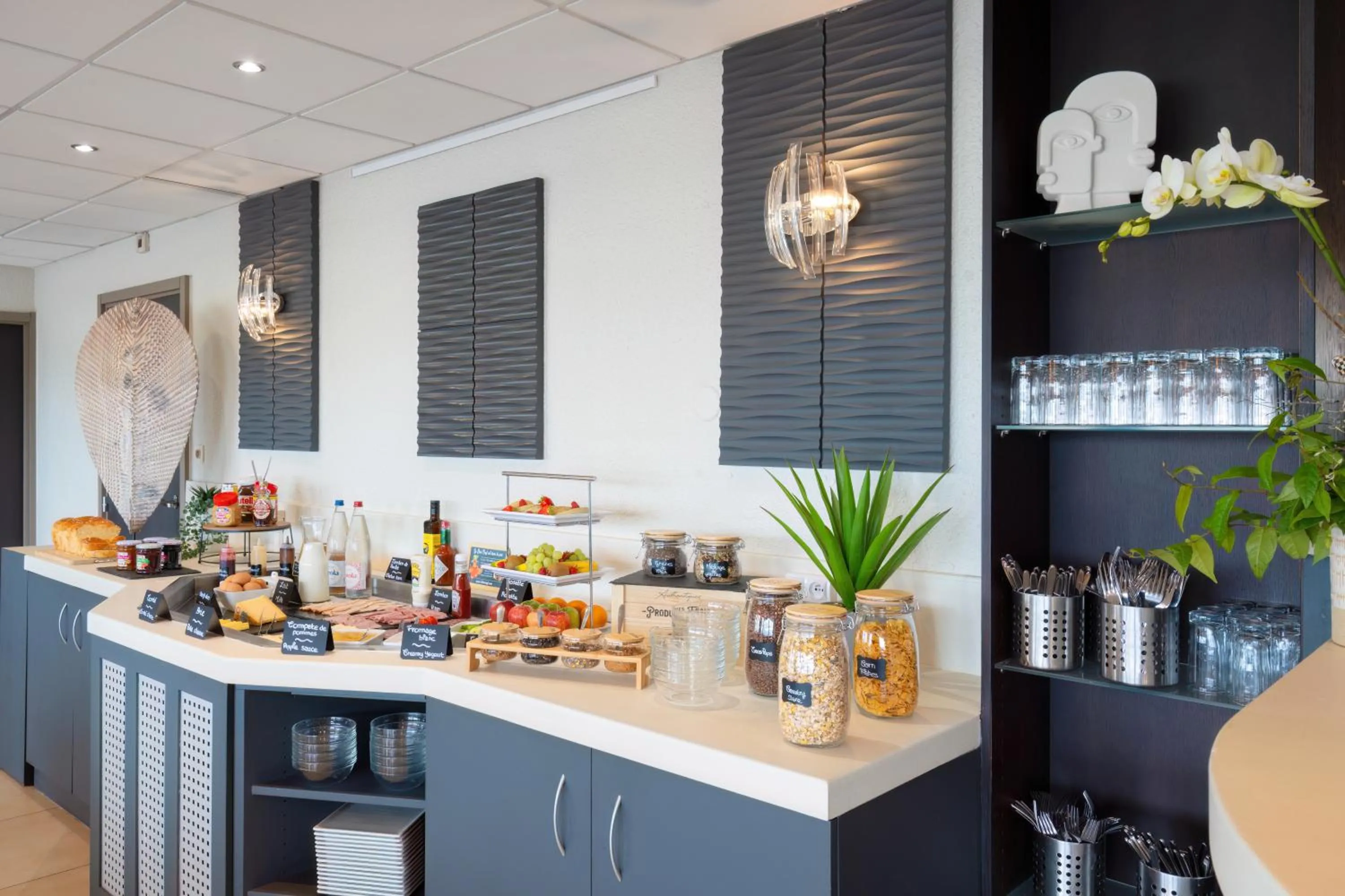 Breakfast in Kyriad Belfort Centre Gare