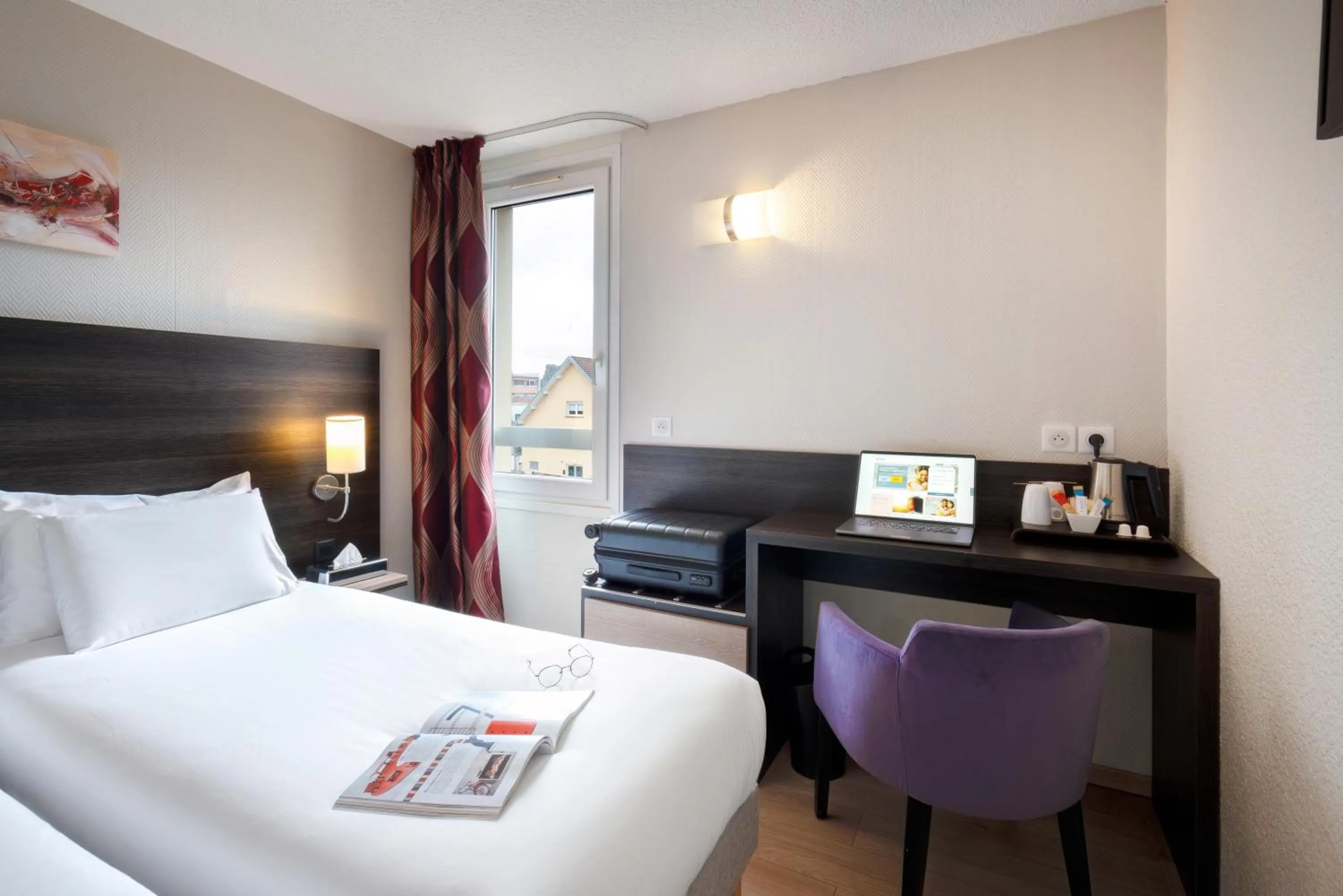 Bedroom, Bed in Kyriad Belfort Centre Gare