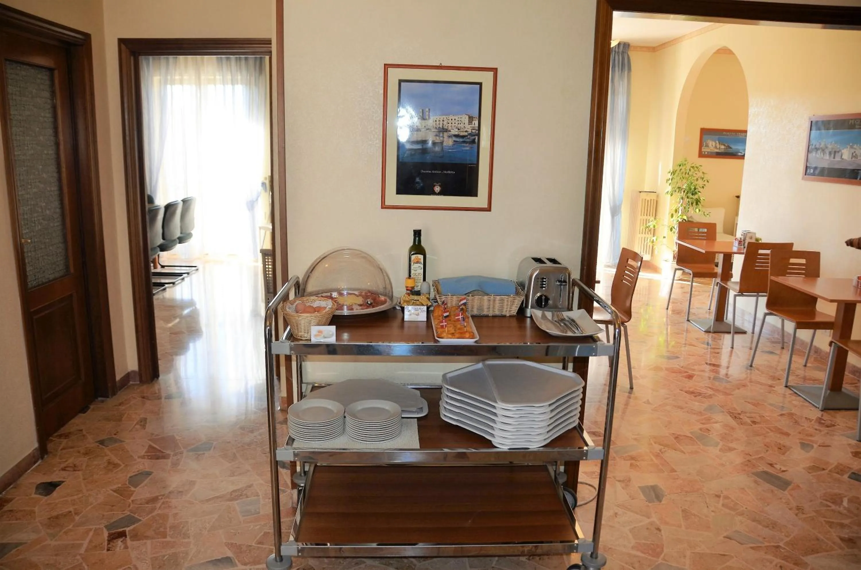 Continental breakfast in Hotel A-14