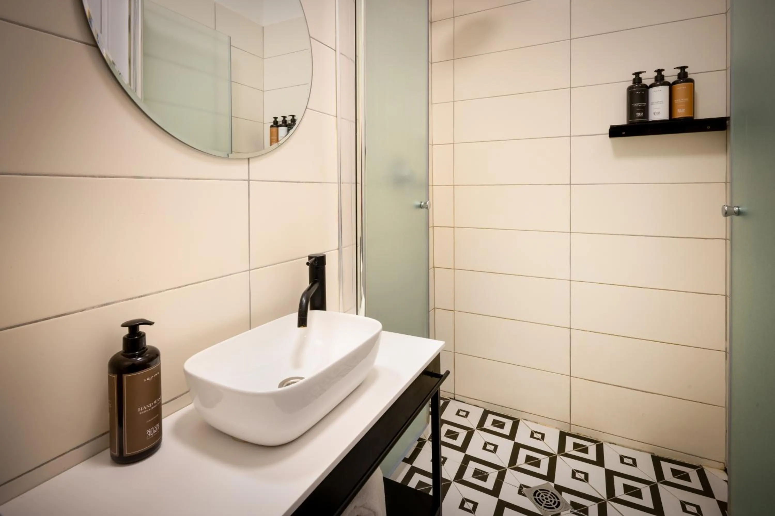 Bathroom in Monochrome - by Loginn Tel-Avivian hotels