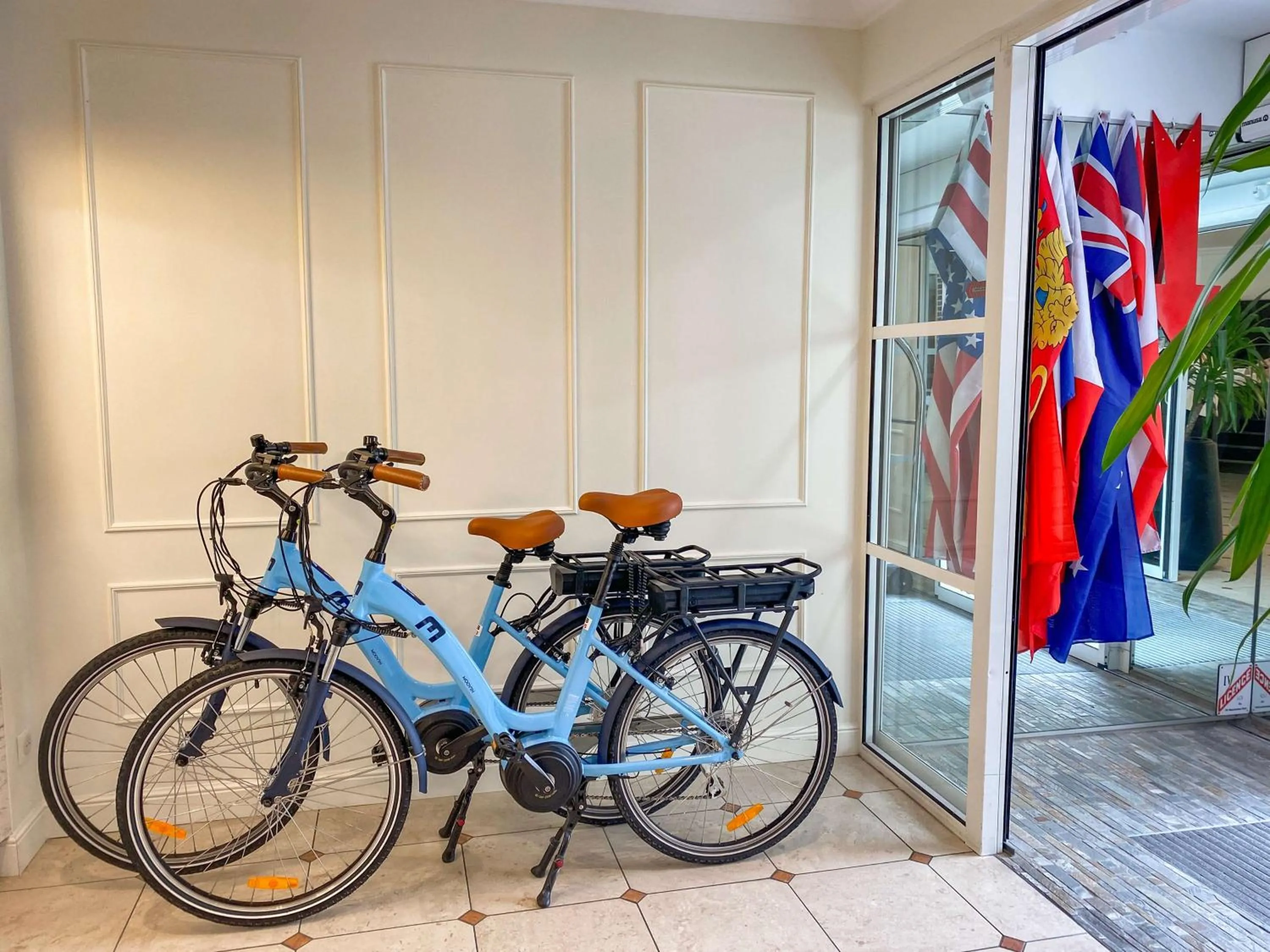 Lobby or reception in Best Western Royal Hotel Caen
