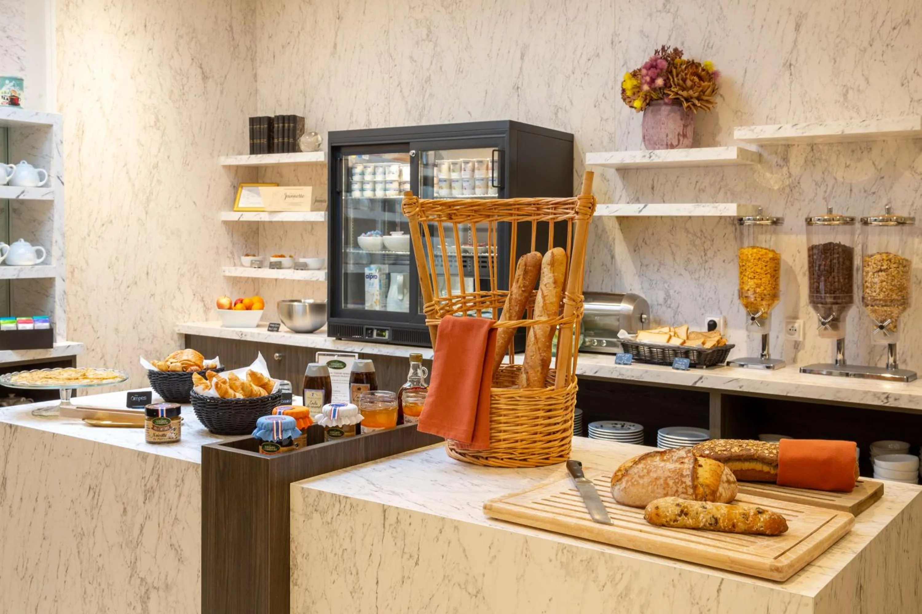 Food in Best Western Royal Hotel Caen