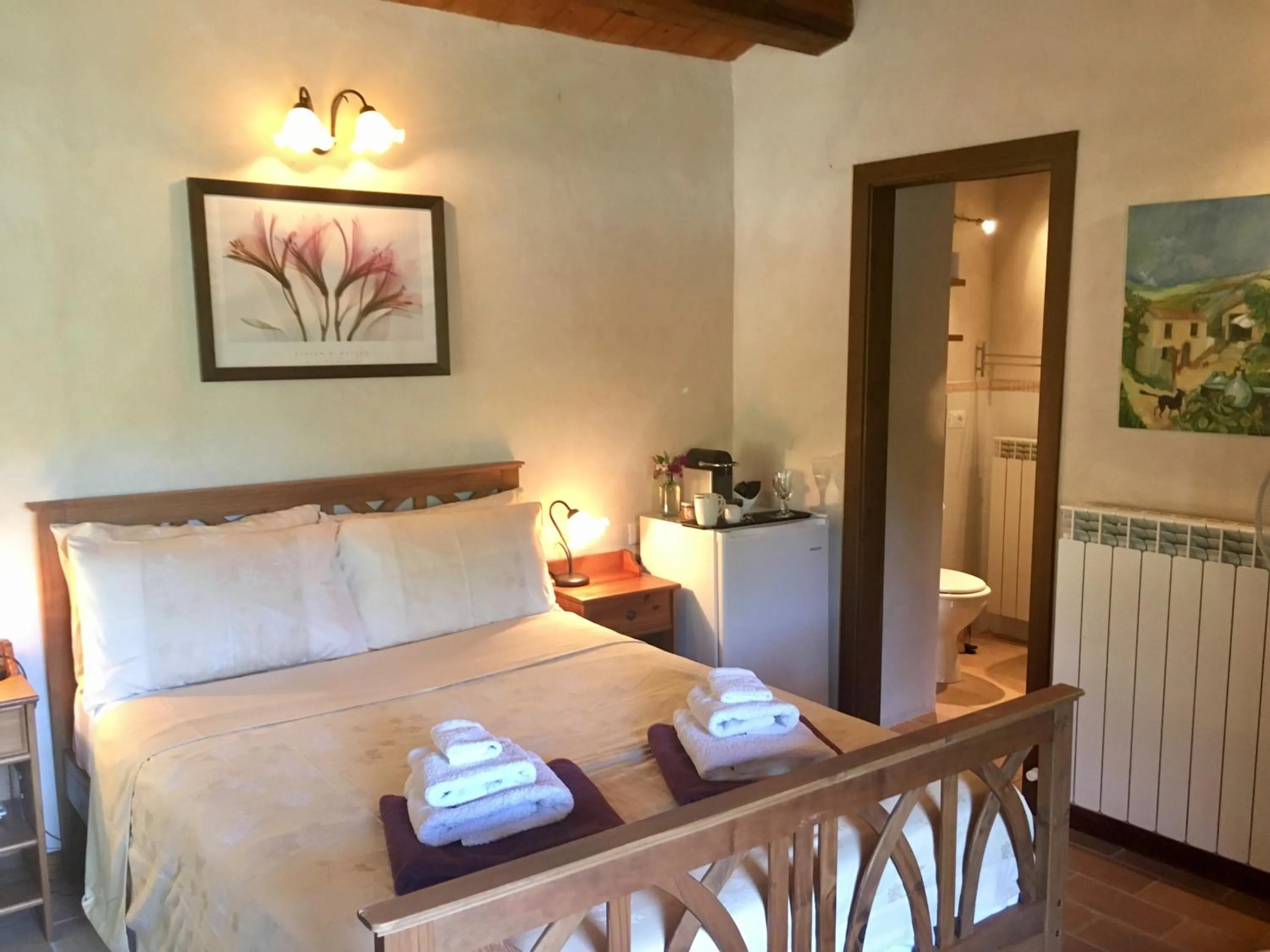 Photo of the whole room, Bed in Il Nascondiglio - The Hideaway