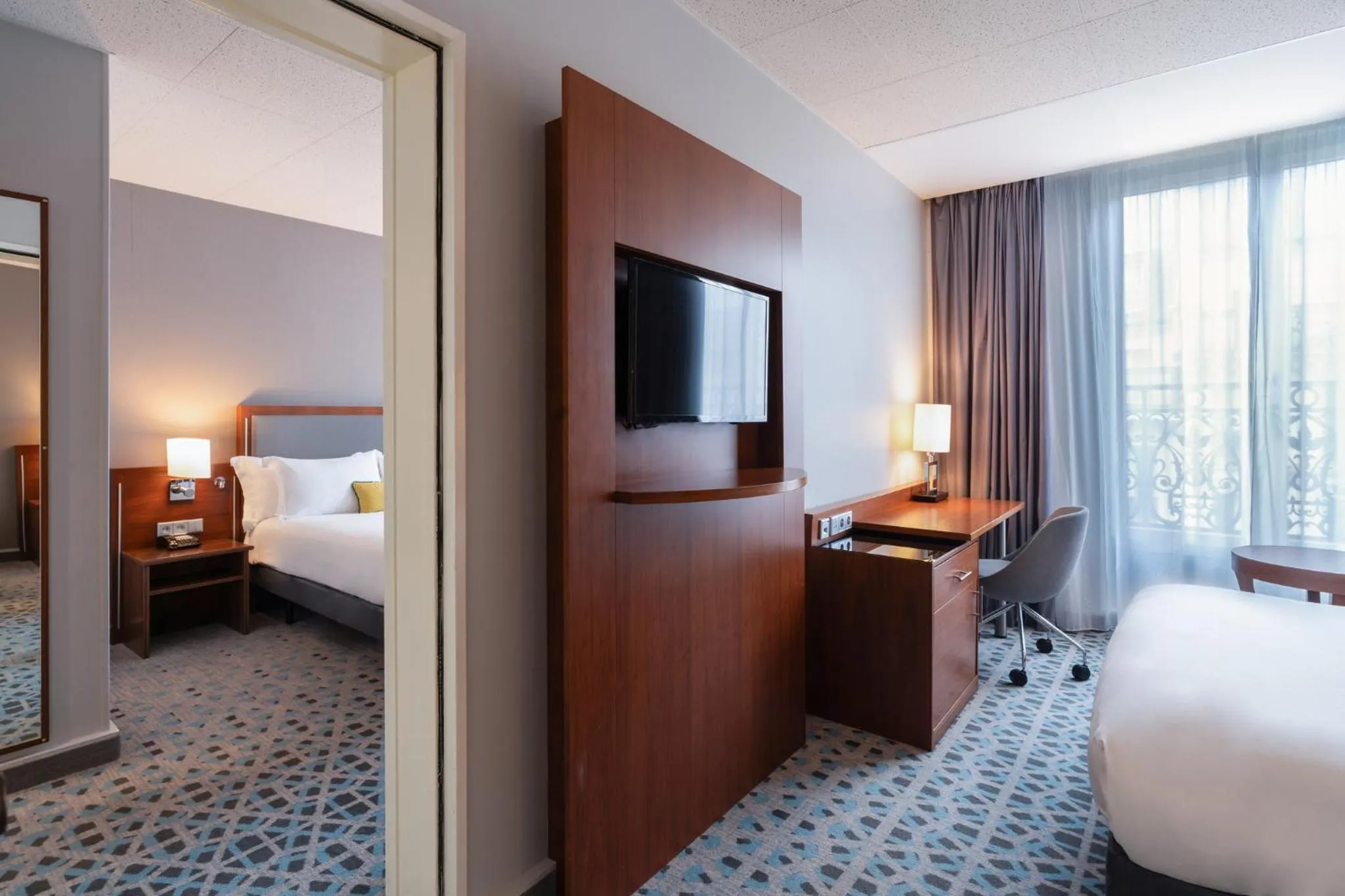 Photo of the whole room, Bed in Crowne Plaza Paris - Republique by IHG