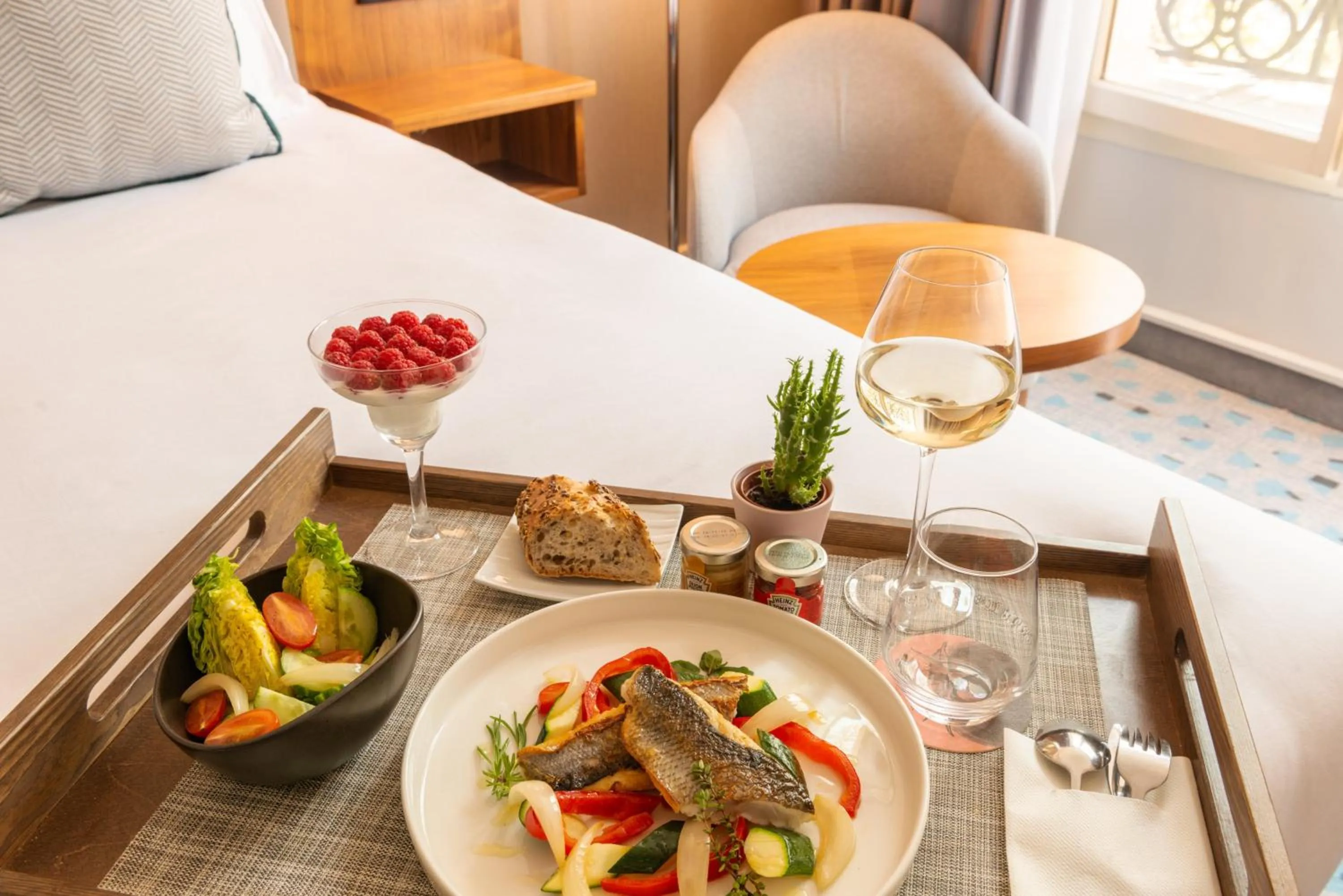 Photo of the whole room in Crowne Plaza Paris - Republique by IHG