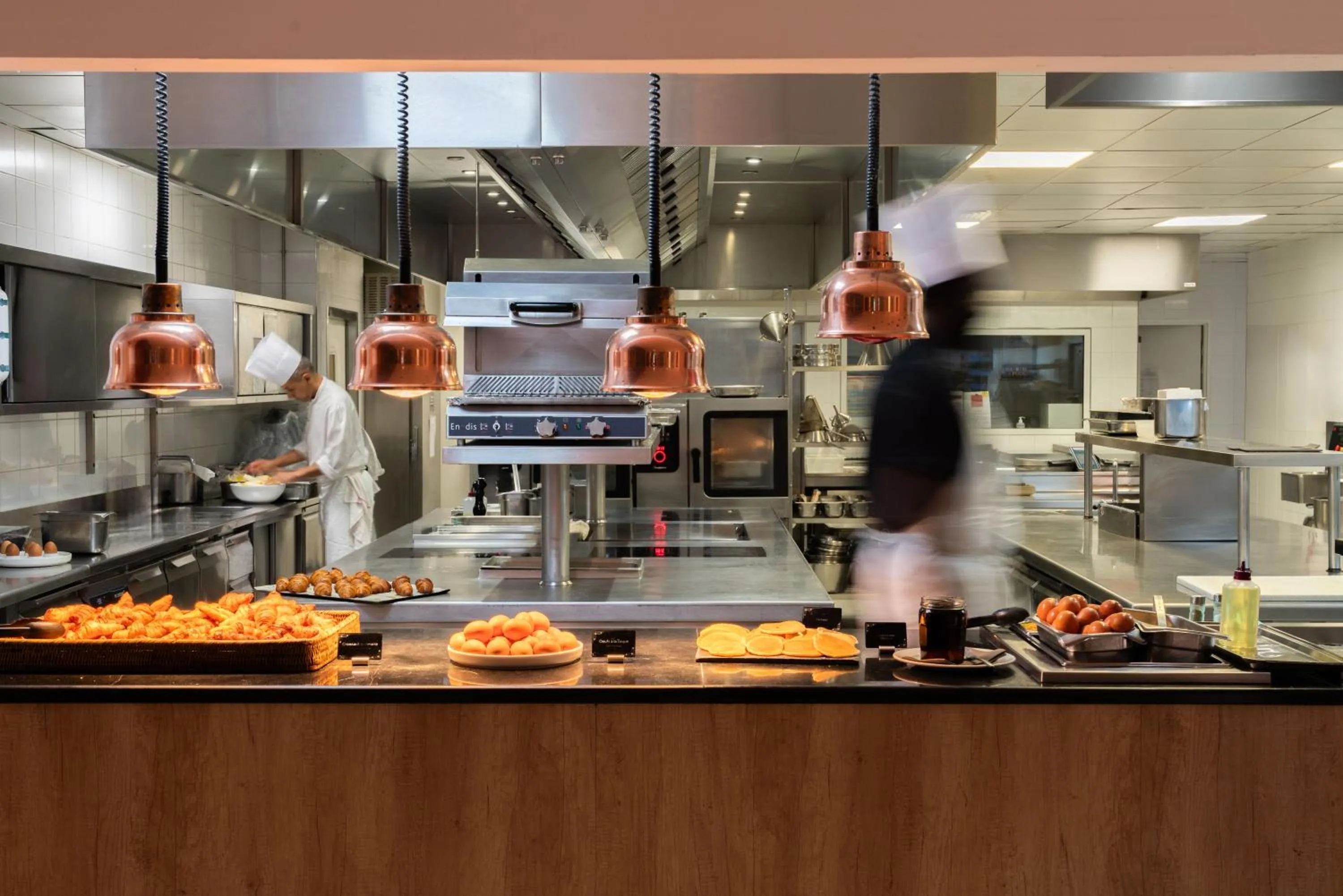 Food and drinks in Crowne Plaza Paris - Republique by IHG