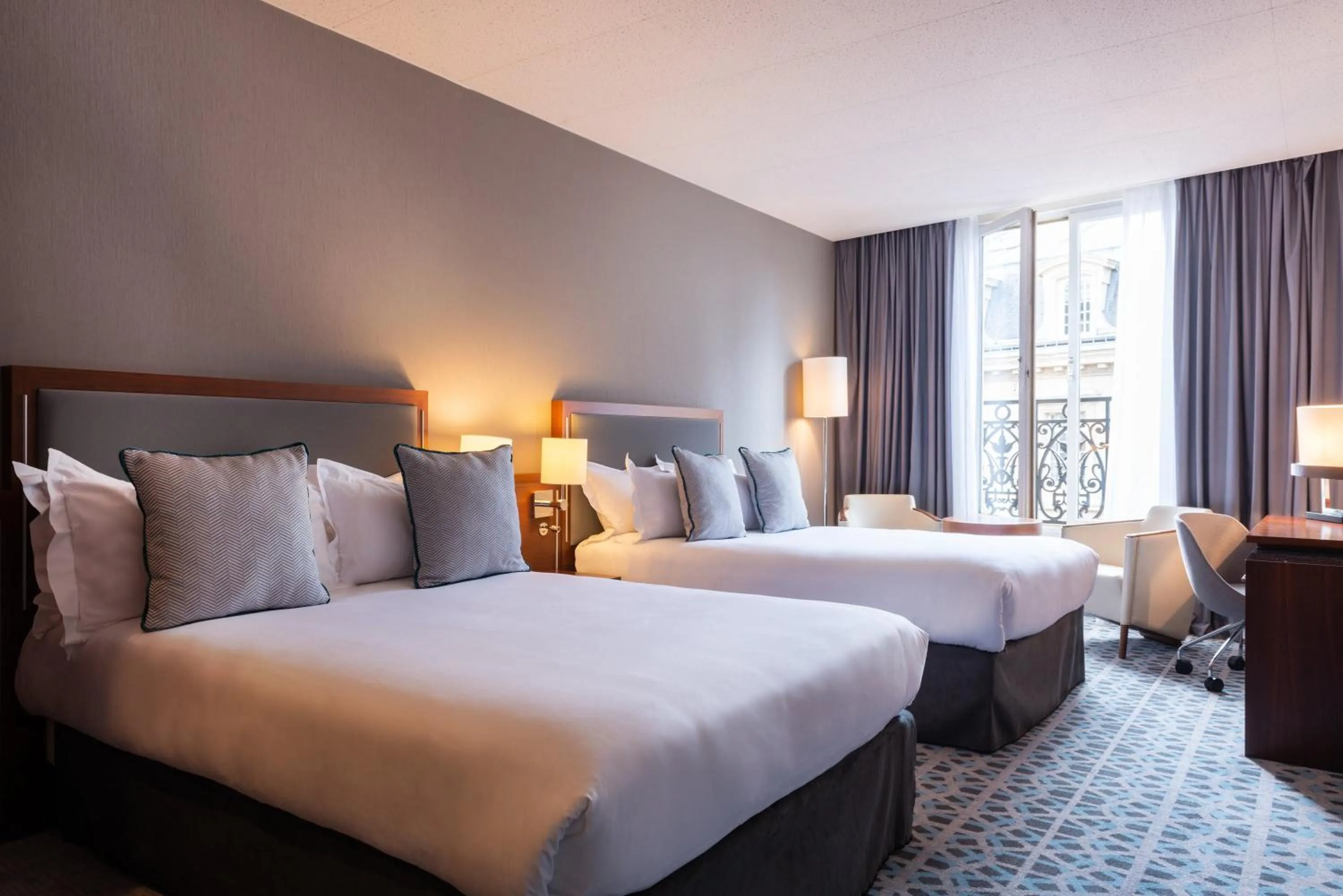 Photo of the whole room, Bed in Crowne Plaza Paris - Republique by IHG