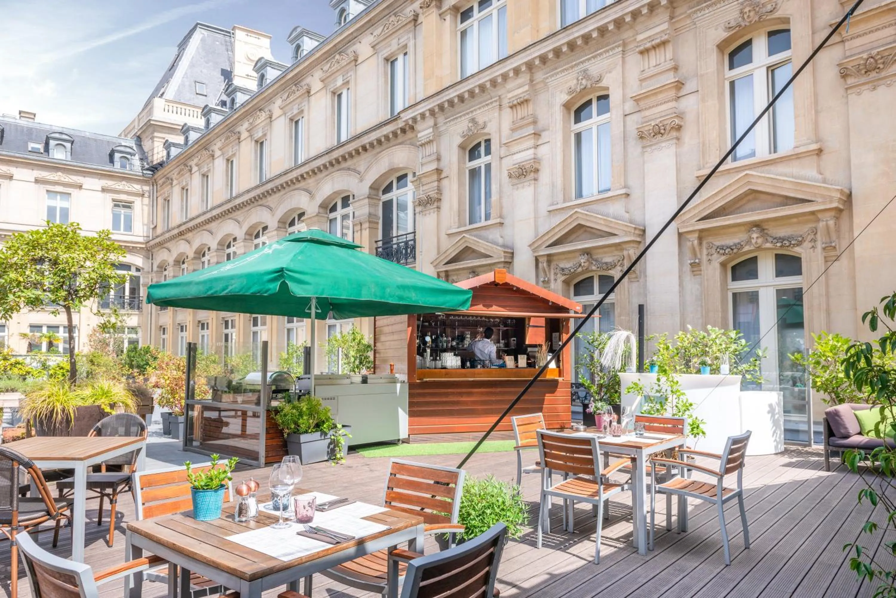 Restaurant/places to eat in Crowne Plaza Paris - Republique by IHG