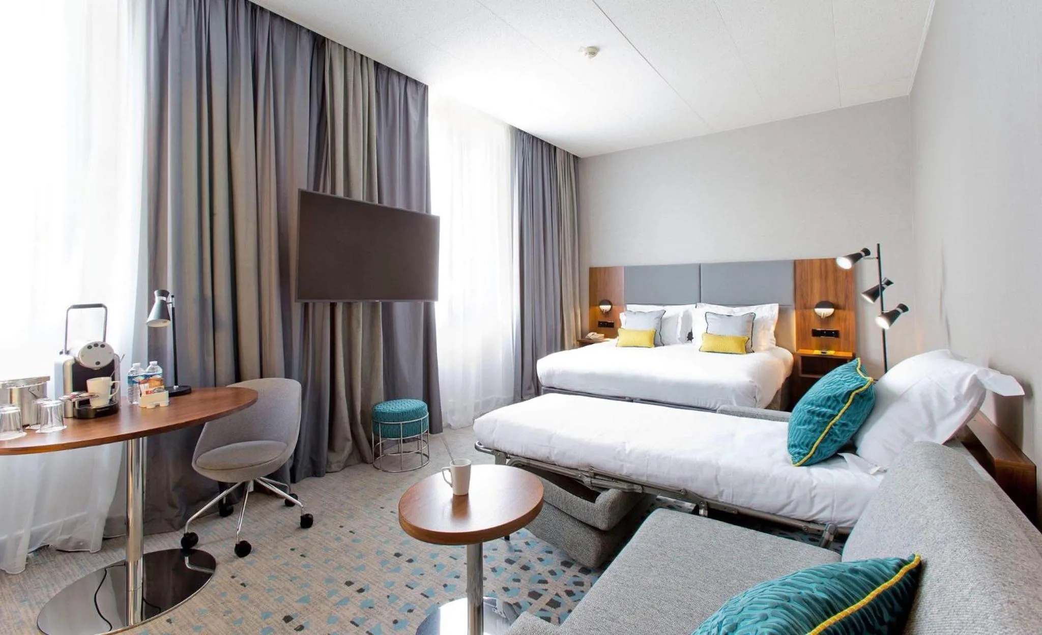 Photo of the whole room, Bed in Crowne Plaza Paris - Republique by IHG