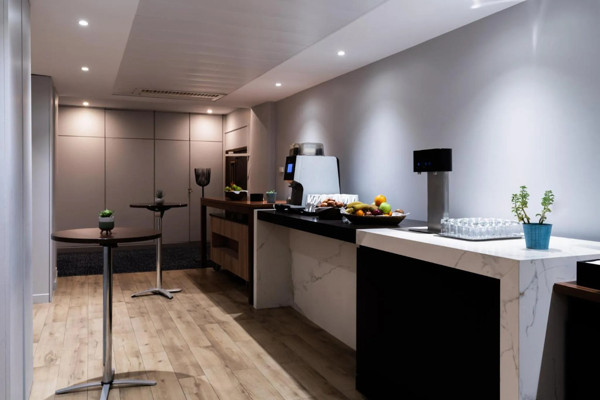 Restaurant/places to eat in Crowne Plaza Paris - Republique by IHG