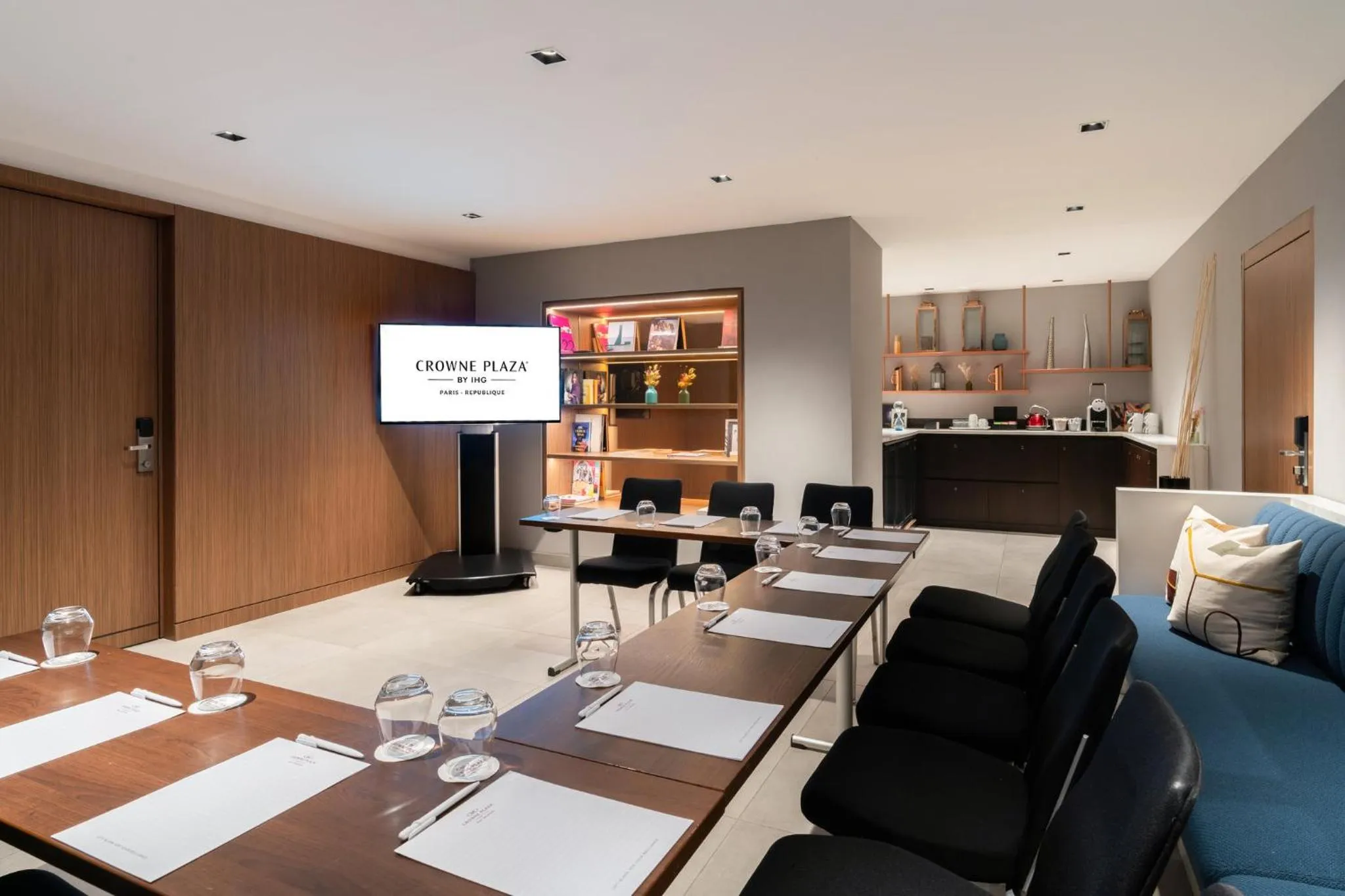 Meeting/conference room in Crowne Plaza Paris - Republique by IHG