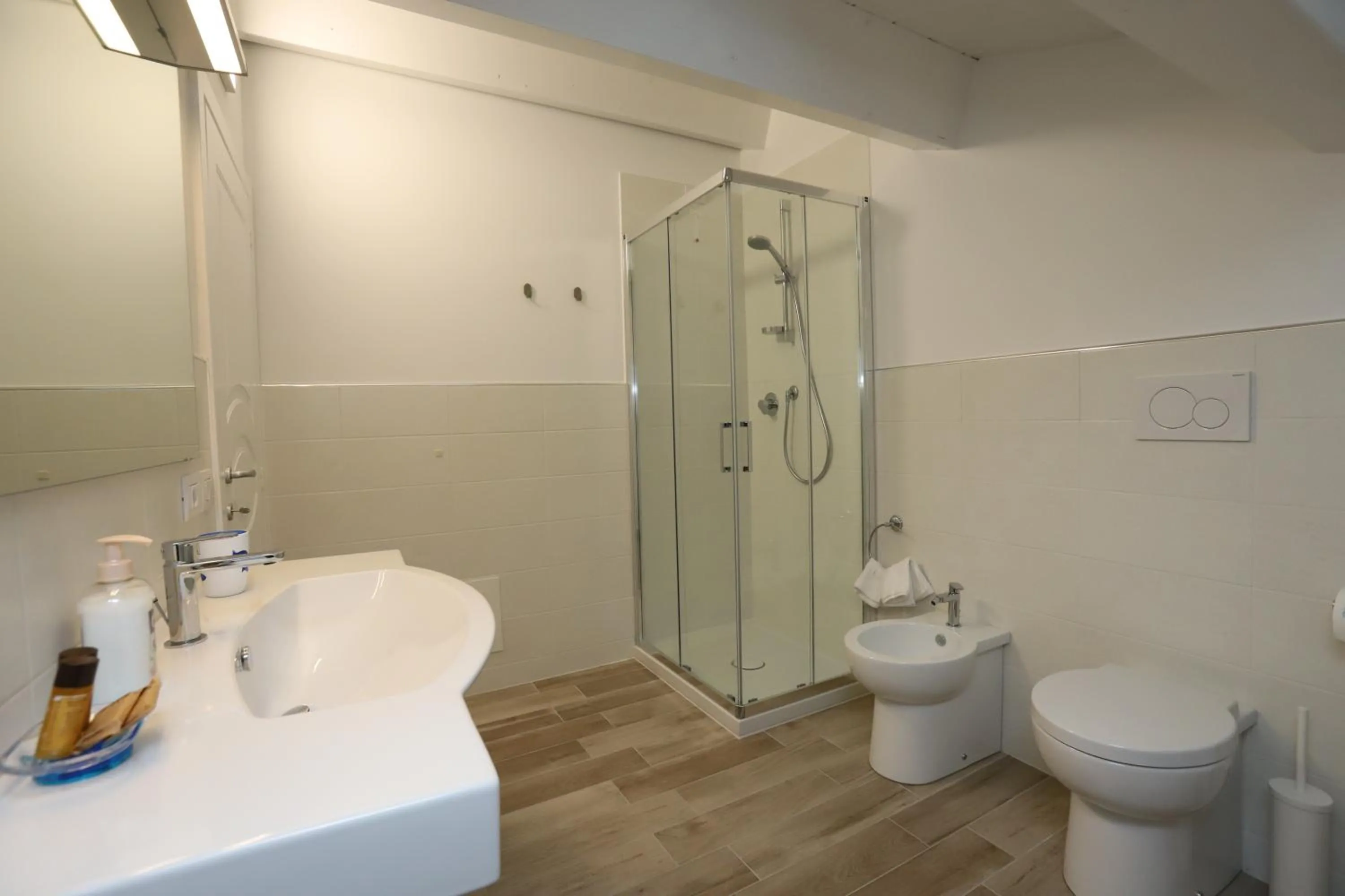 Bathroom in Orchidea Rooms & Suites