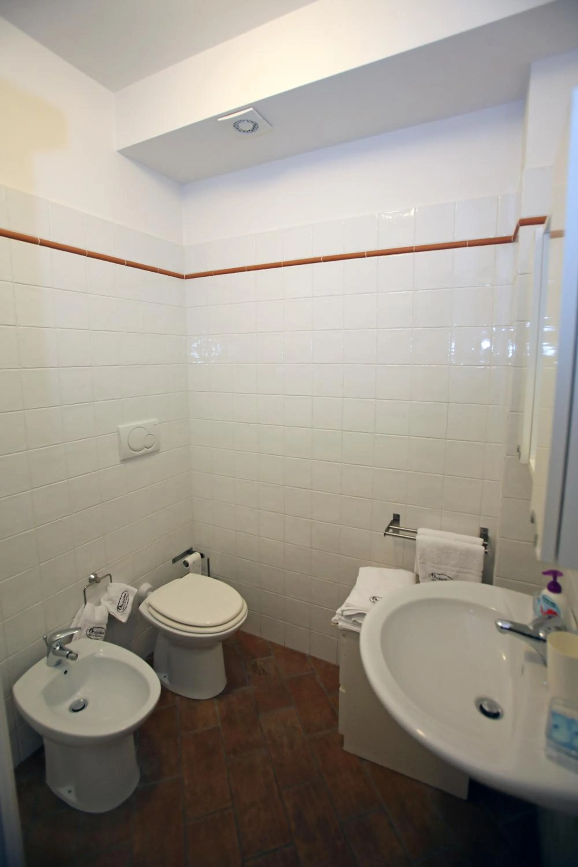 Bathroom in Orchidea Rooms & Suites