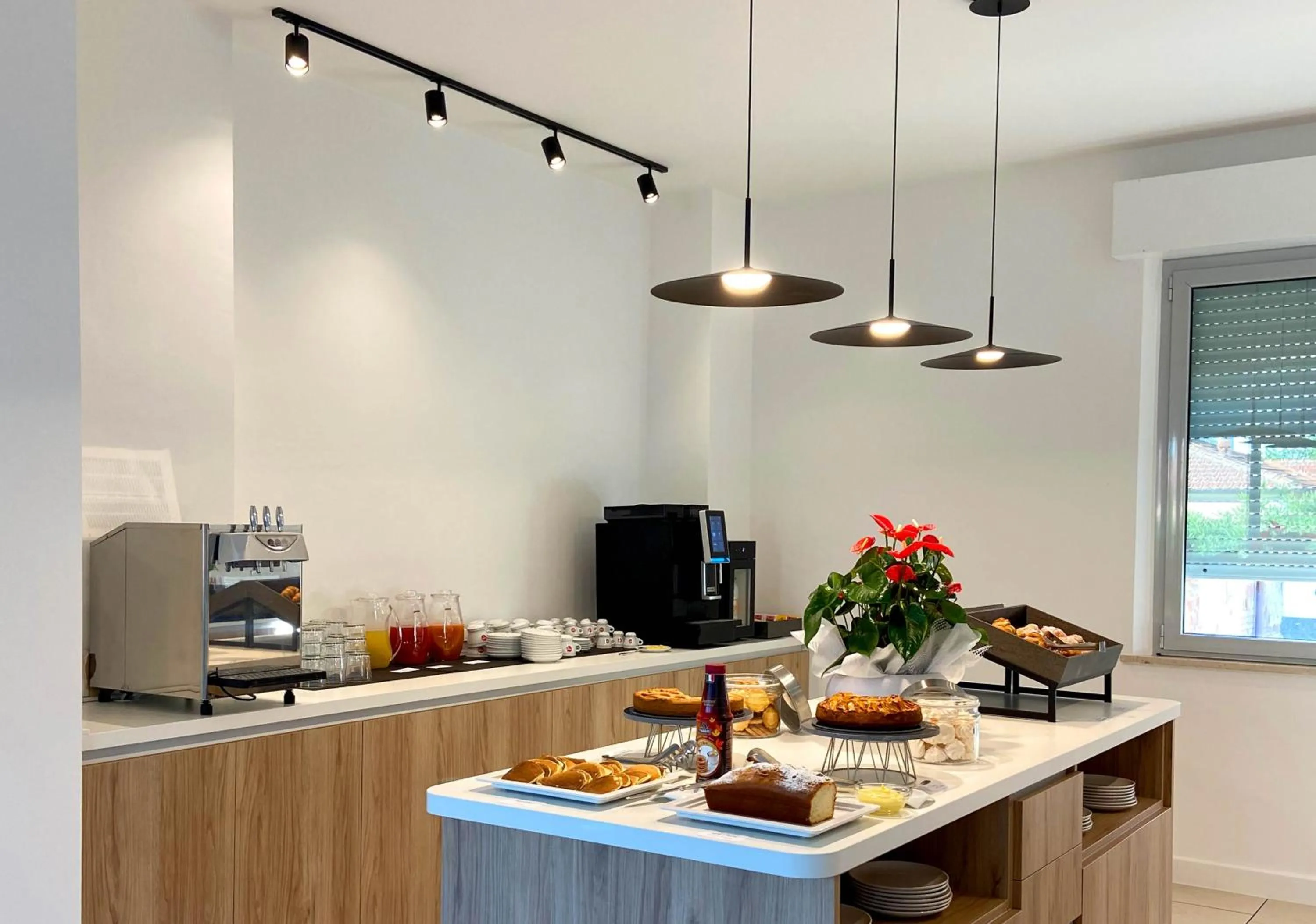 Restaurant/places to eat in Hotel Sayonara