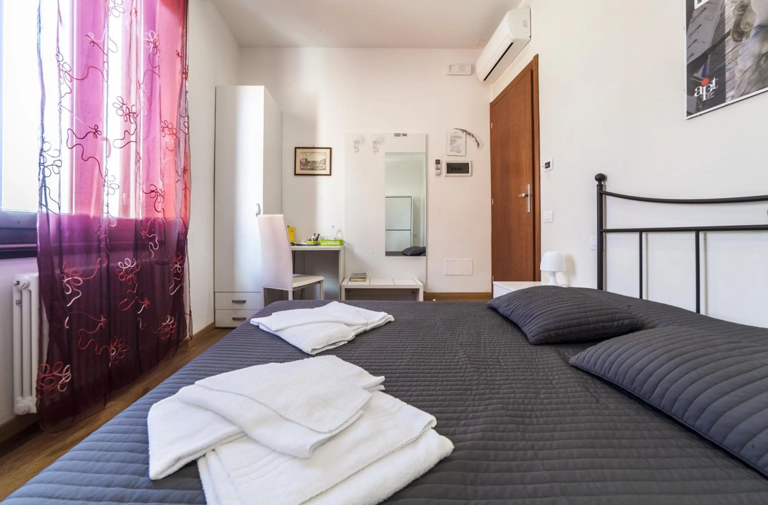 Bedroom, Bed in Le Ghiacciaie