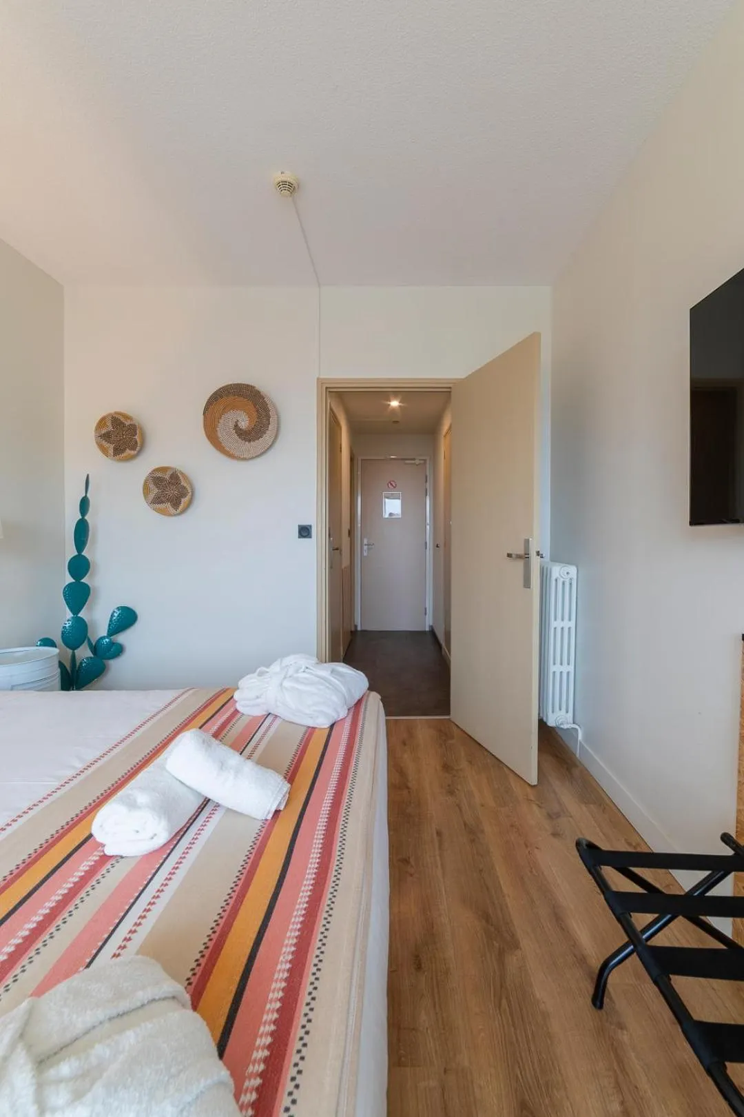 Bedroom, Bed in Cit'Hotel Imperial