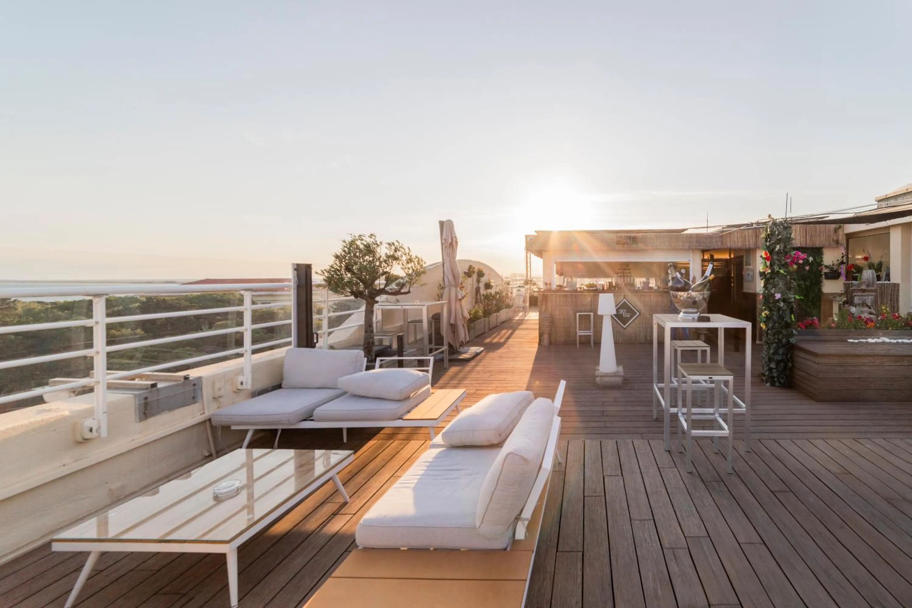 Patio in Cit'Hotel Imperial