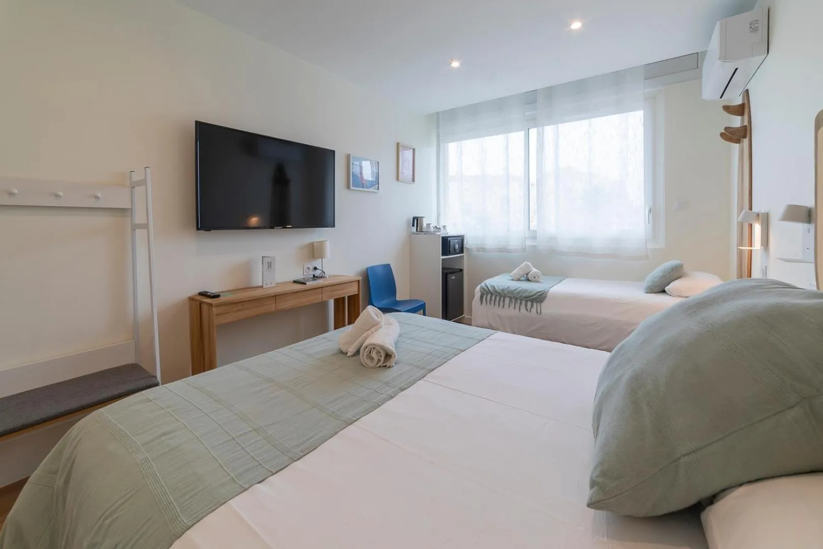 Bedroom, Bed in Cit'Hotel Imperial