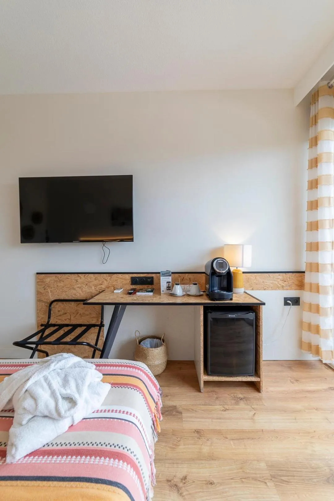 Bedroom, Bed in Cit'Hotel Imperial