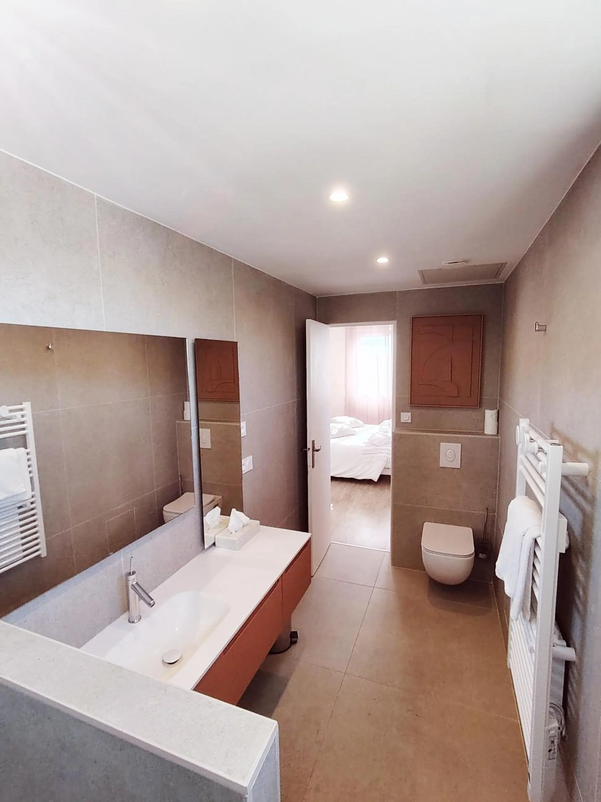 Bathroom in Cit'Hotel Imperial