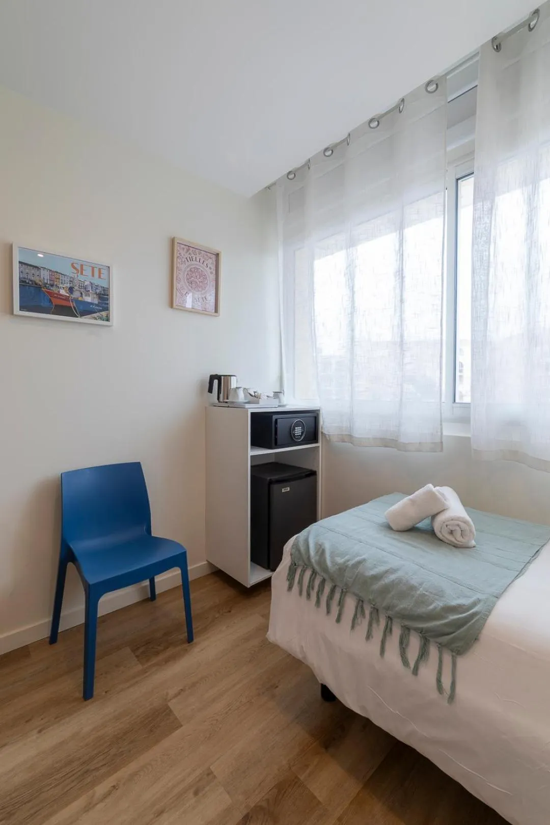 minibar, Bed in Cit'Hotel Imperial