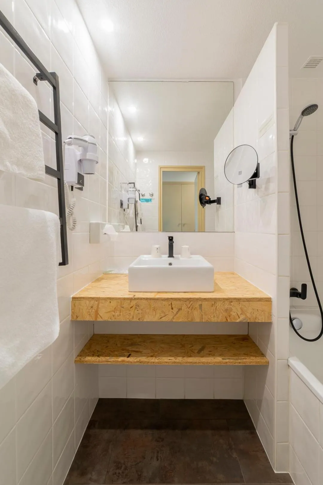 Bathroom in Cit'Hotel Imperial