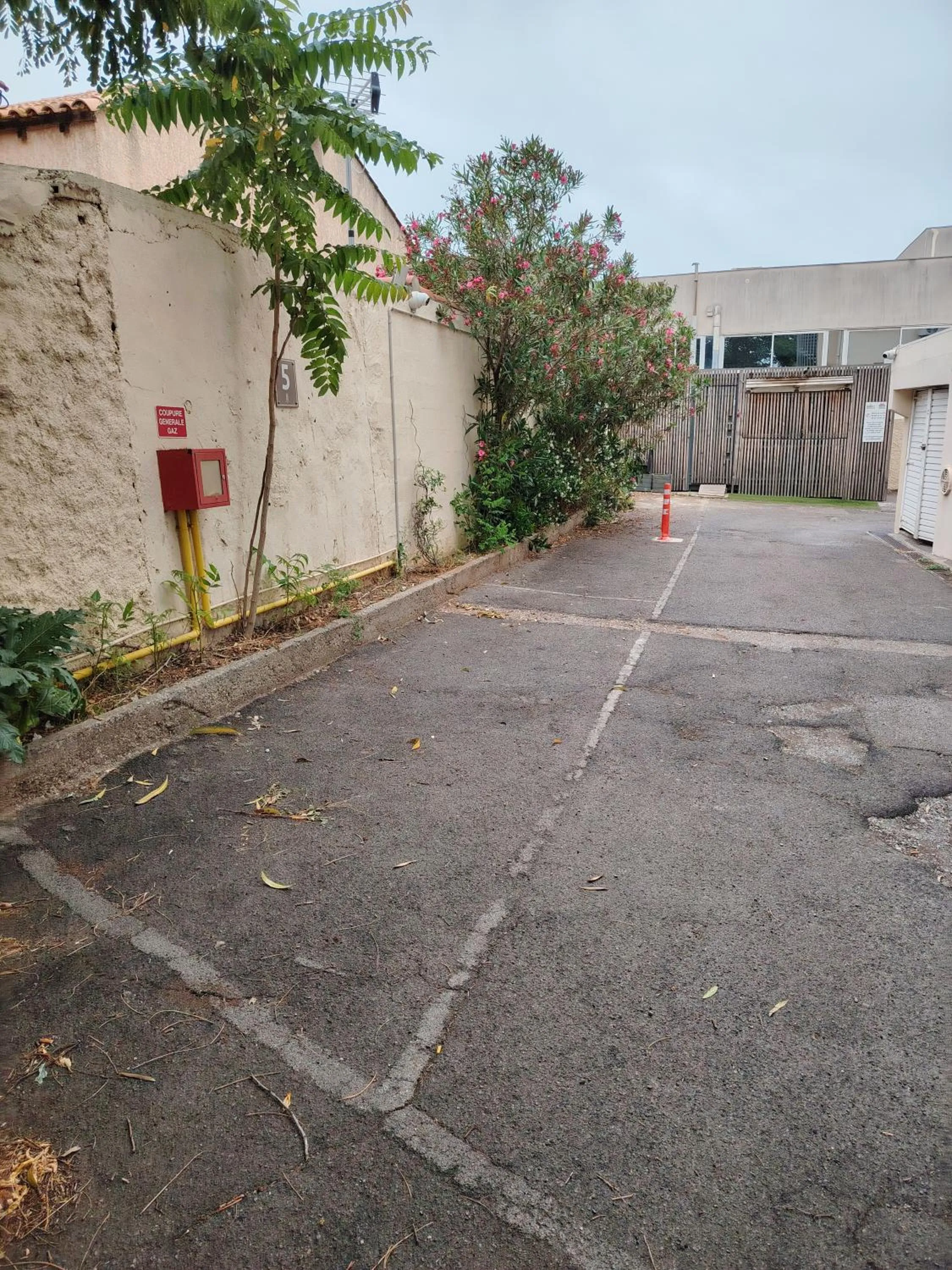 Parking in Cit'Hotel Imperial