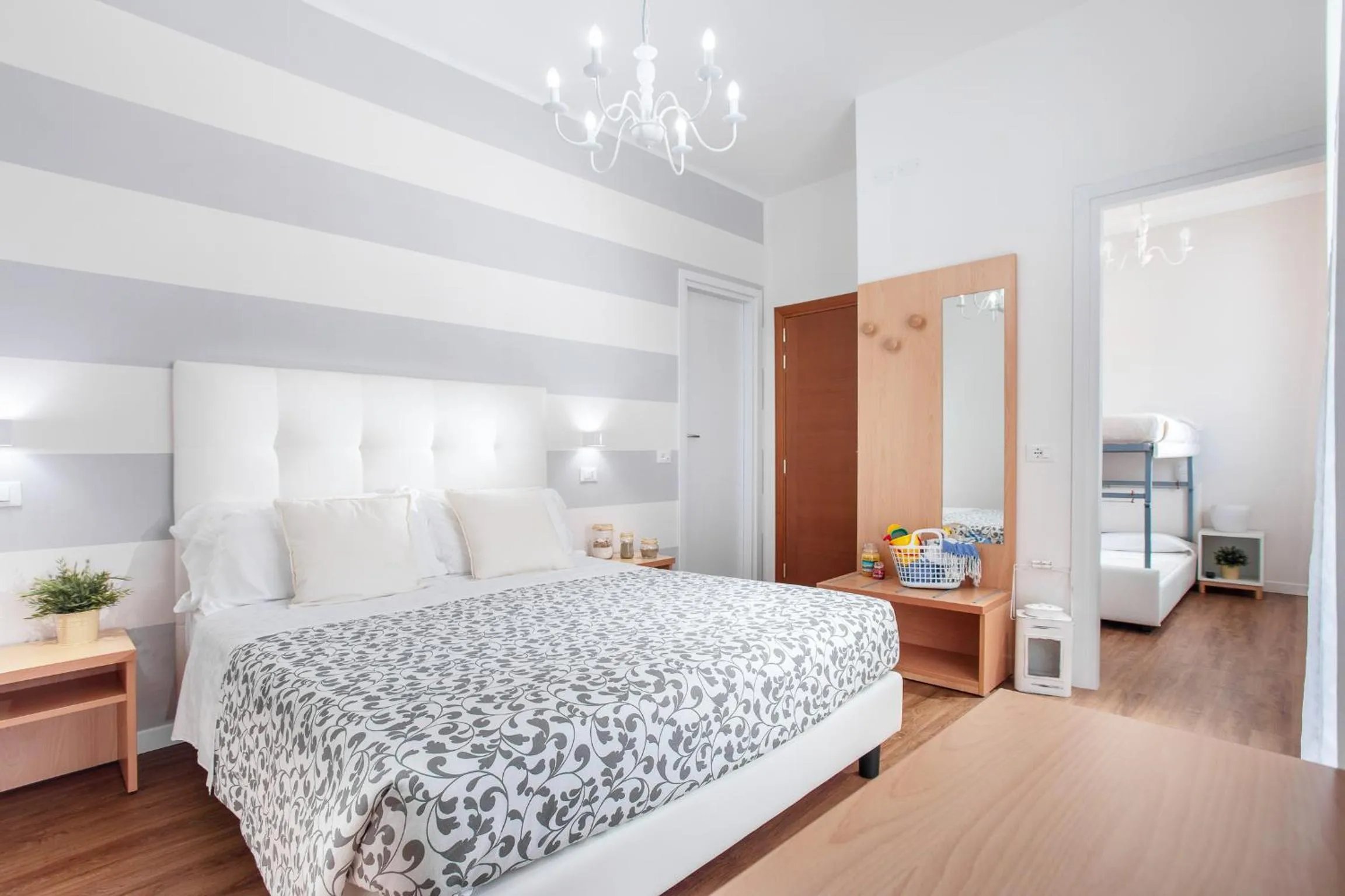 Photo of the whole room, Bed in Hotel Geminus B&B