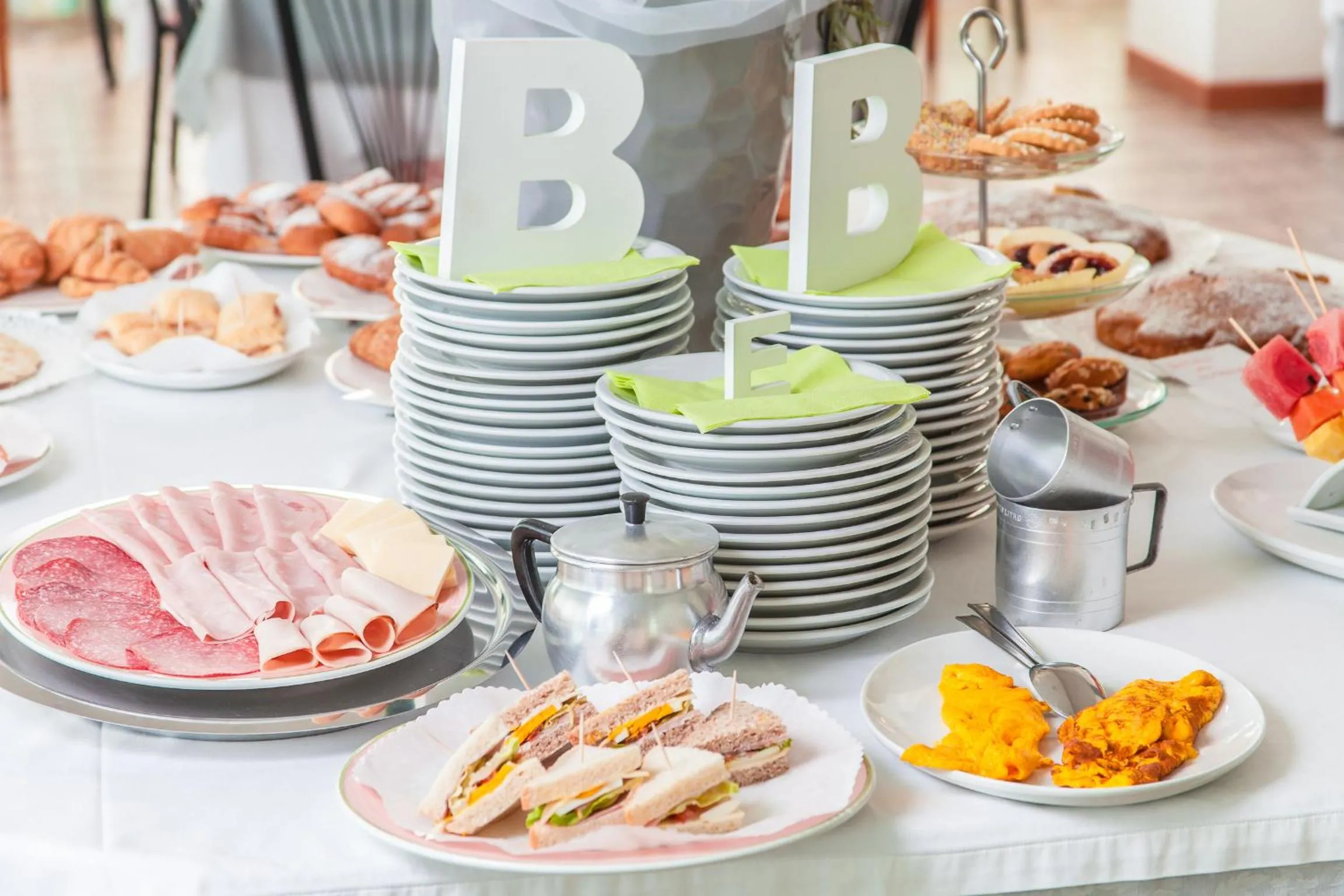 Breakfast in Hotel Geminus B&B