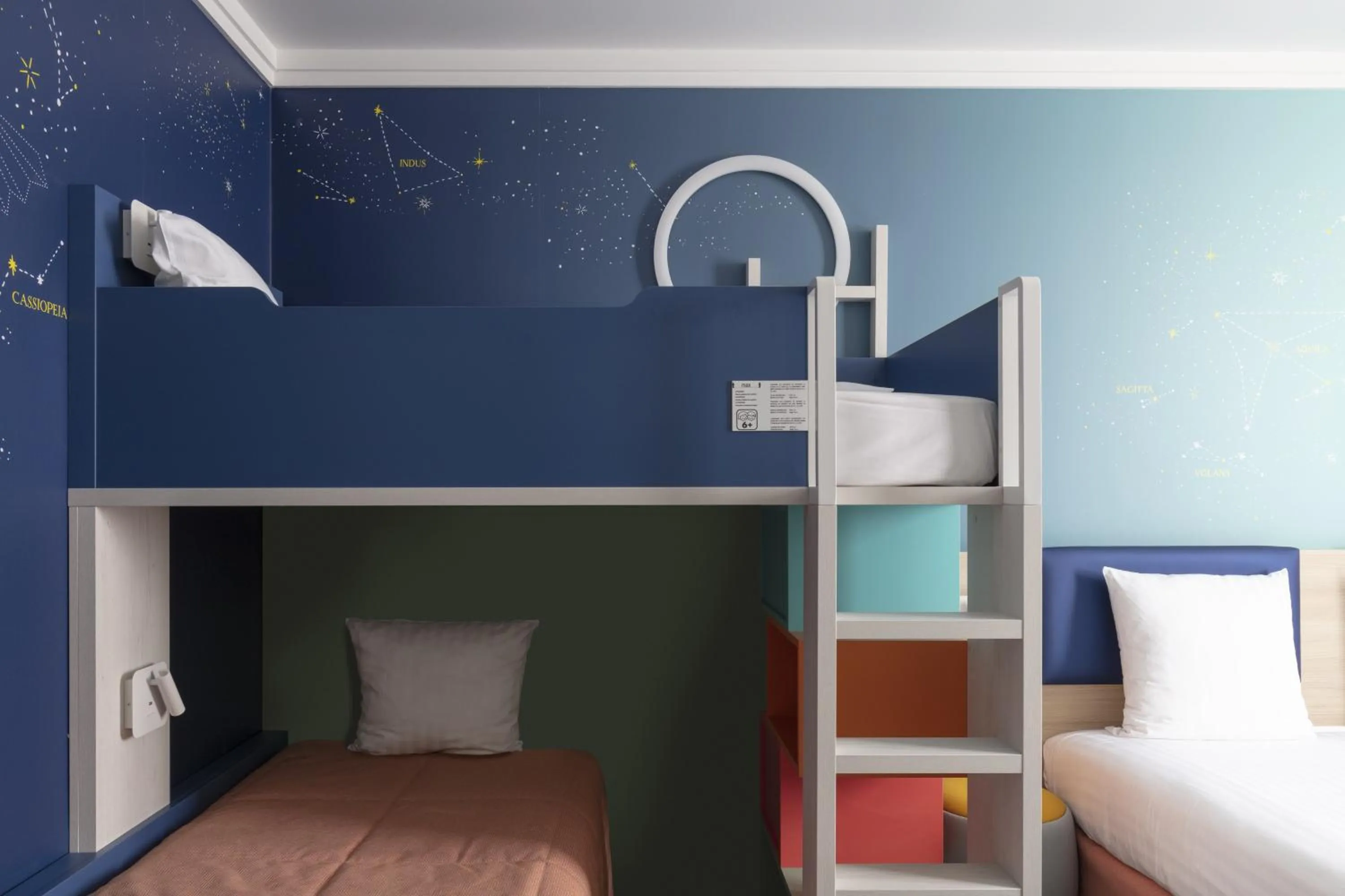 Bedroom, Bed in Grand Magic Hotel Marne La Vallée