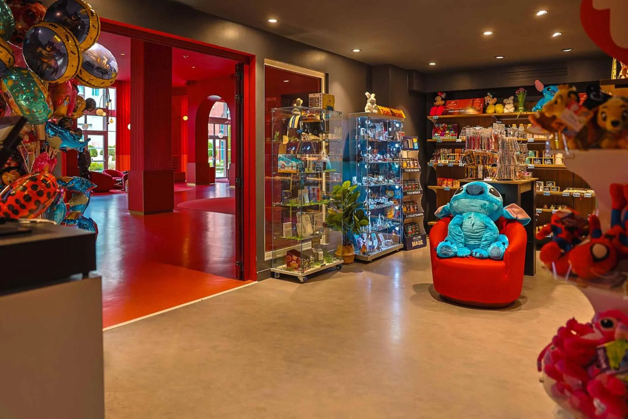 Shopping Area in Grand Magic Hotel Marne La Vallée