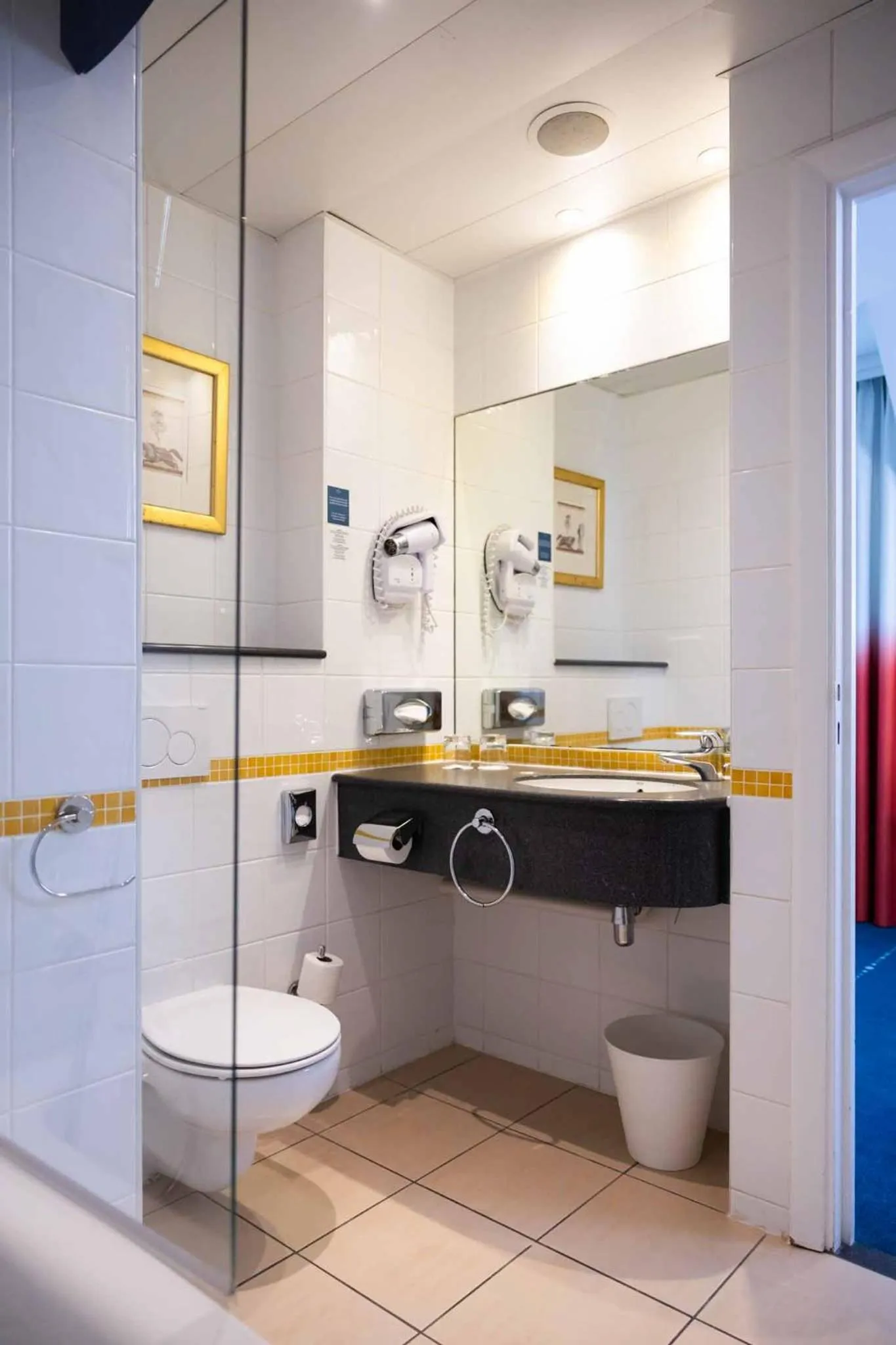 Bathroom in Grand Magic Hotel Marne La Vallée