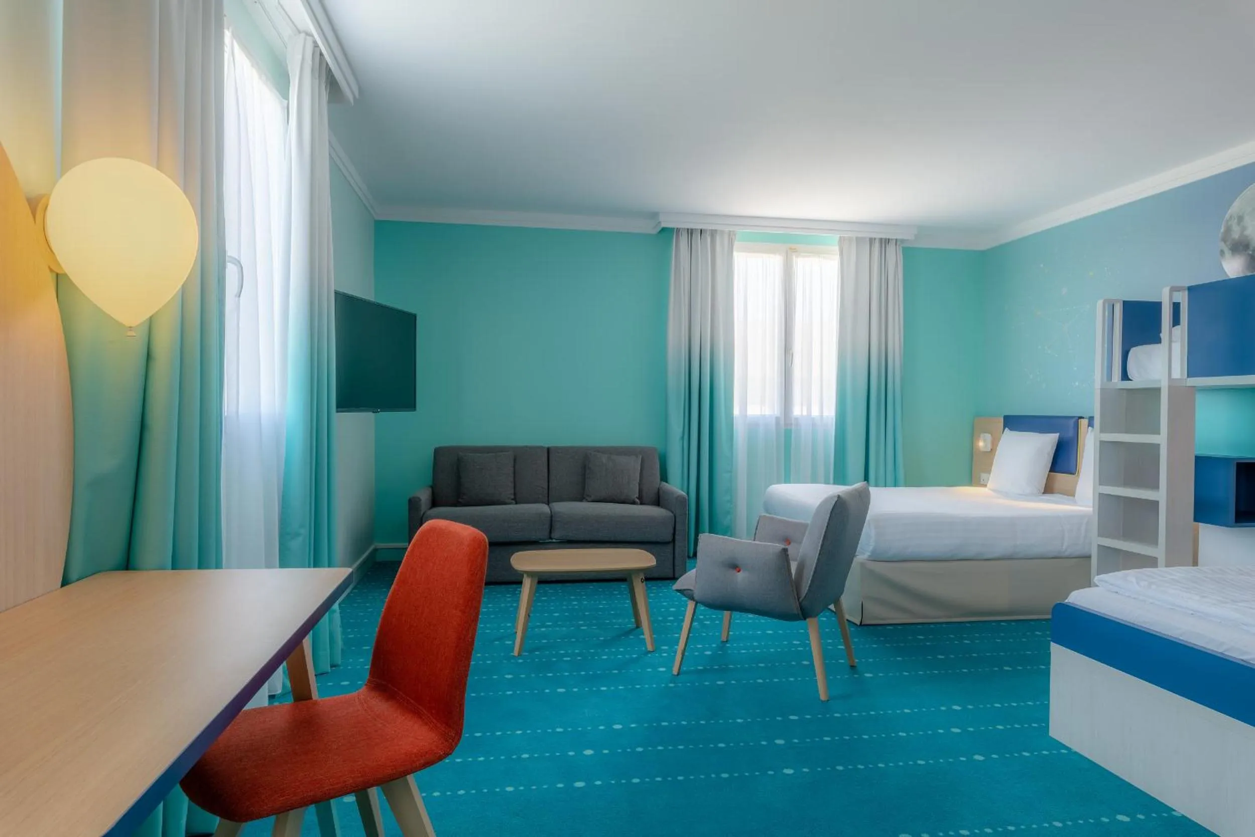 Bedroom, Bed in Grand Magic Hotel Marne La Vallée