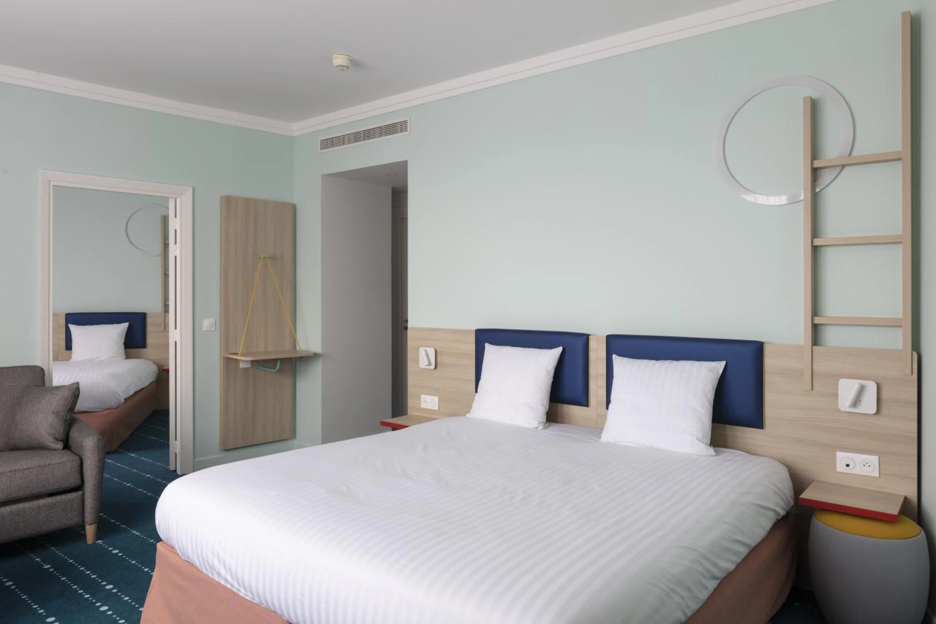 Bedroom, Bed in Grand Magic Hotel Marne La Vallée