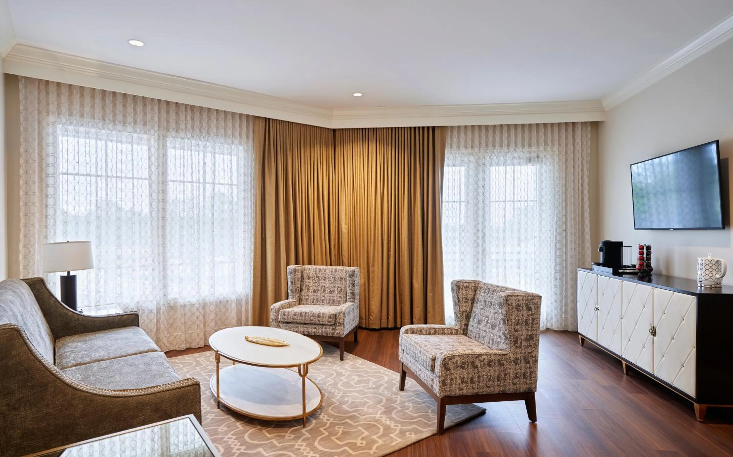 Living room in The Inn at Meadowbrook